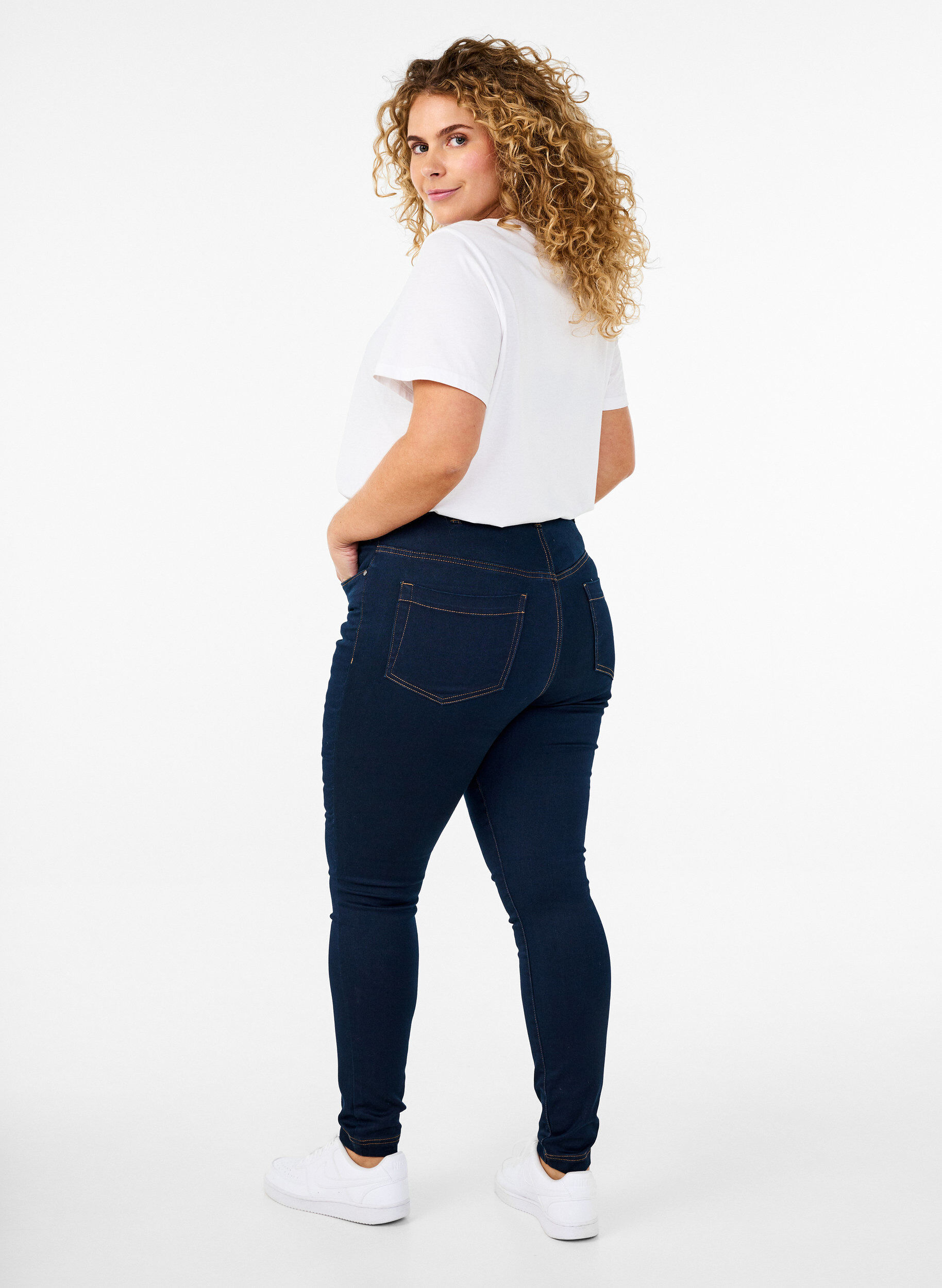 Zizzifashion Super slim Amy jeans with high waist, Unwashed, Model image number 1