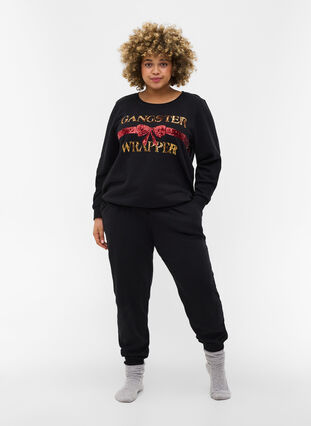 Christmas sweater, Black Wrapper , Model image number 2