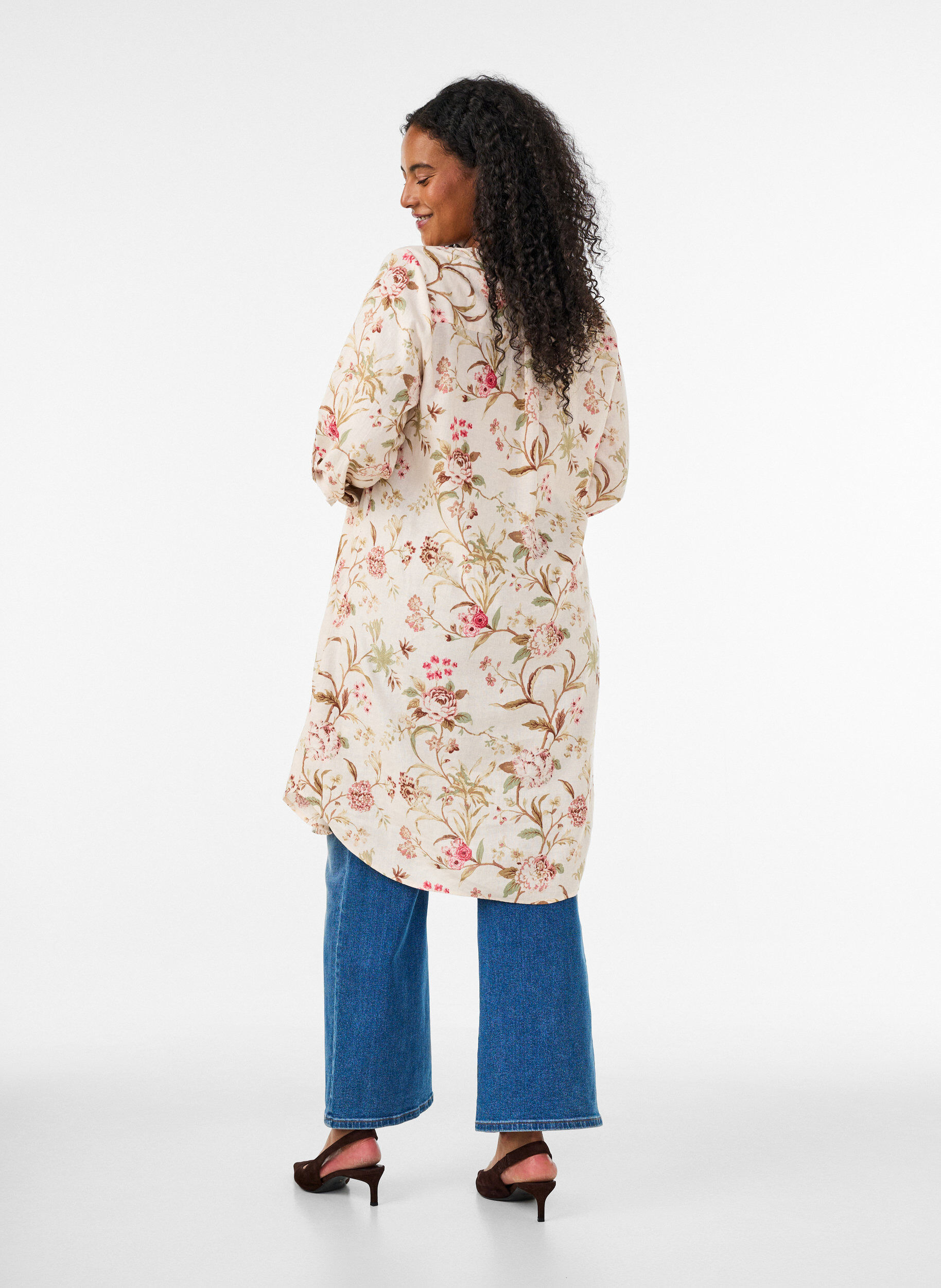 ZizzifashionLong shirt in linen and viscose, Vanilla, Model image number 2