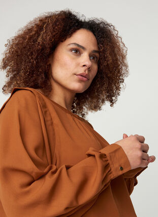 Long-sleeved blouse with a round neck, Argan Oil, Model image number 2