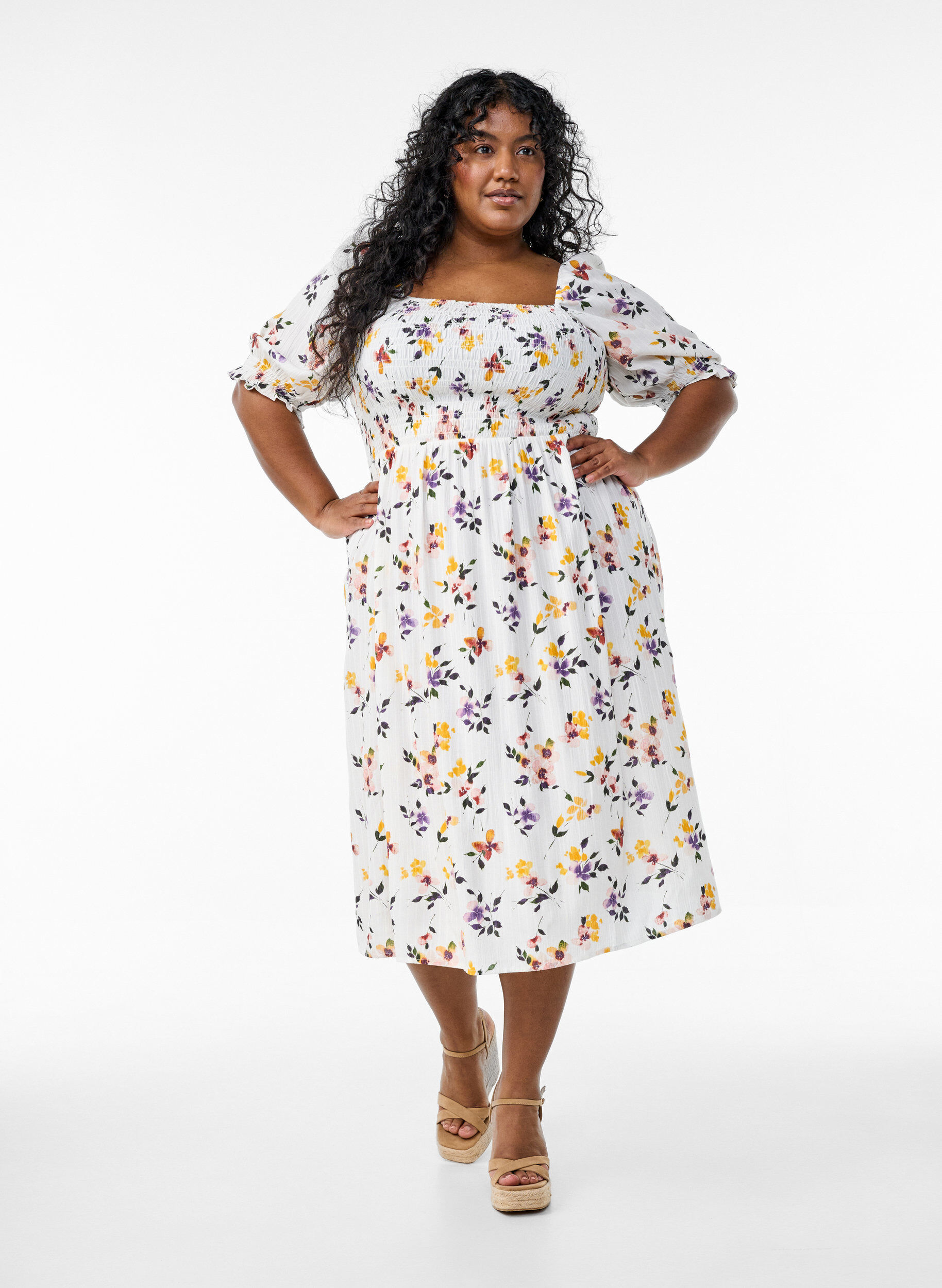 Zizzifashion Floral viscose midi dress with smock, White, Model image number 0