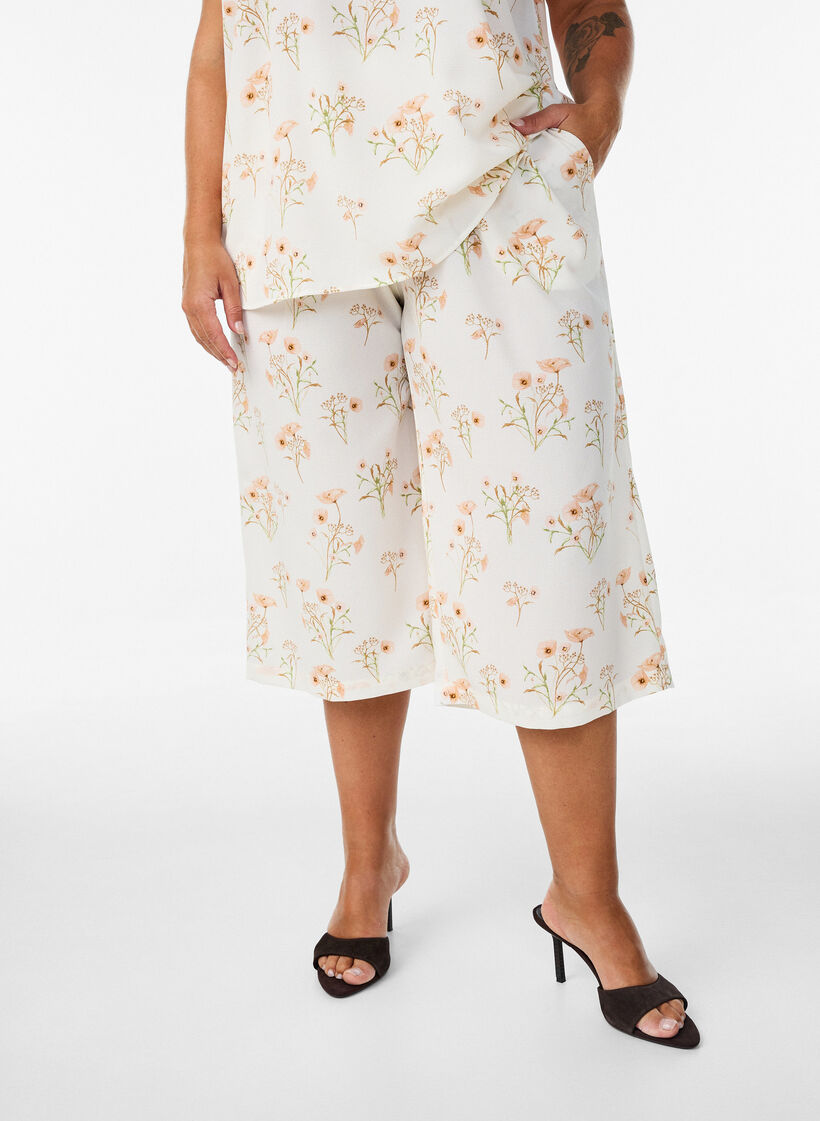 Culotte trousers with print, Vanilla, Model image number 2