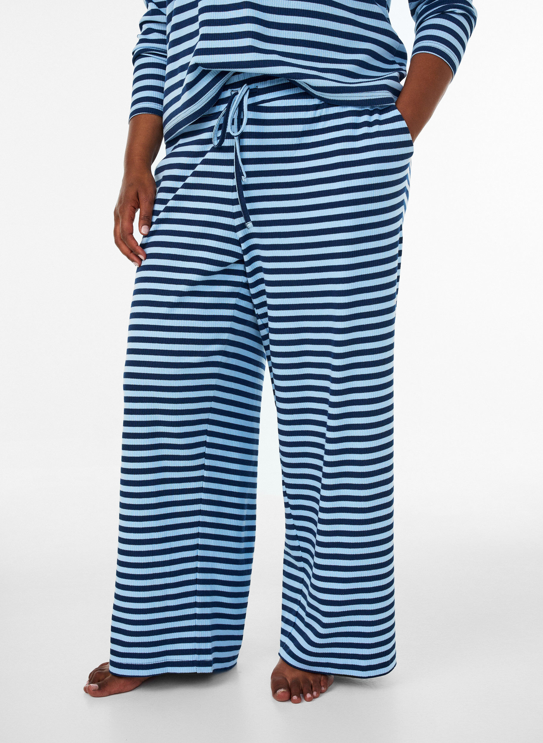 ZizzifashionStriped pyjama bottoms with a high waist and wide legs, Blue, Model image number 2