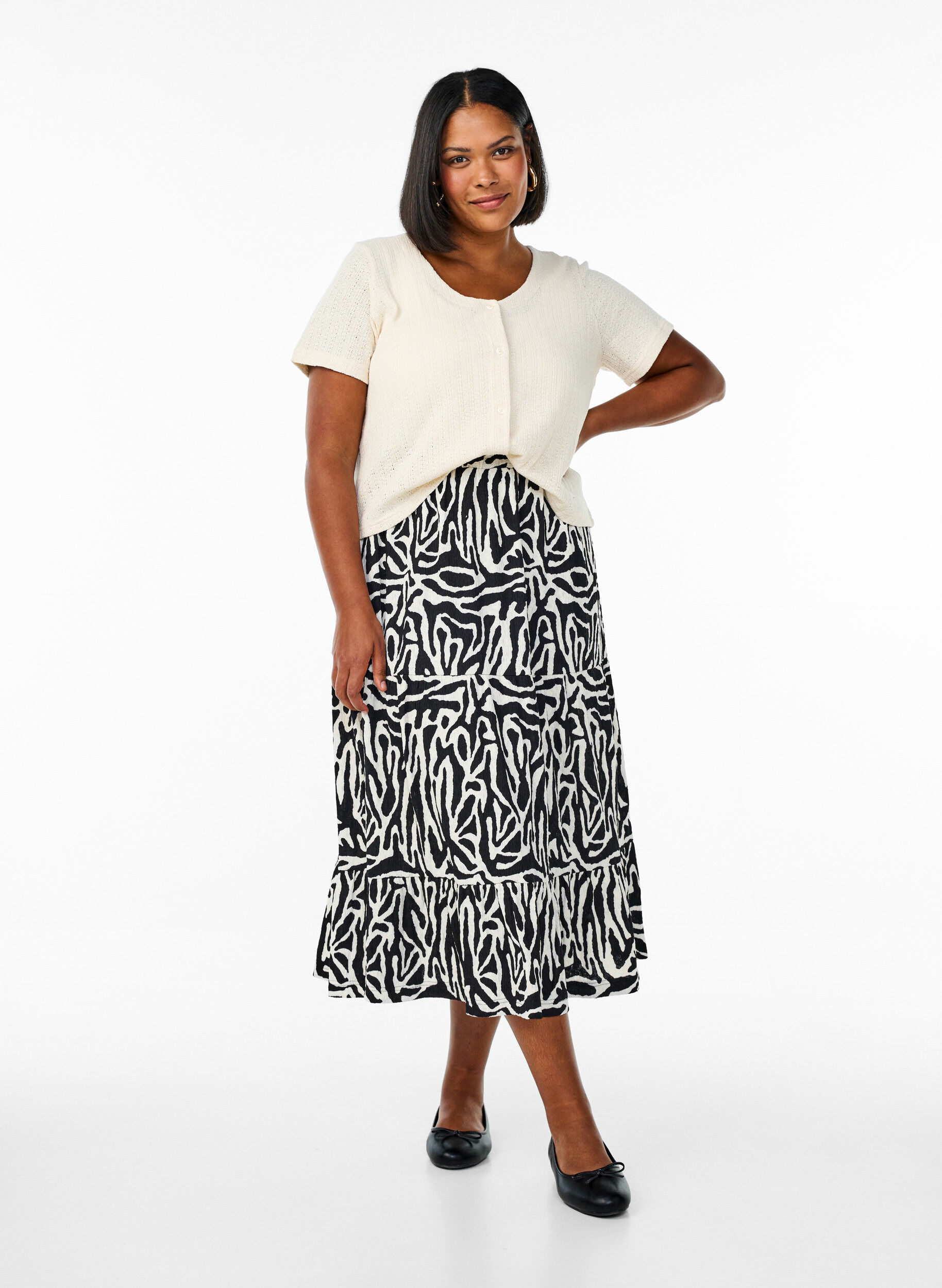 Long skirt with zebra print, Black w. White Zebra, Model