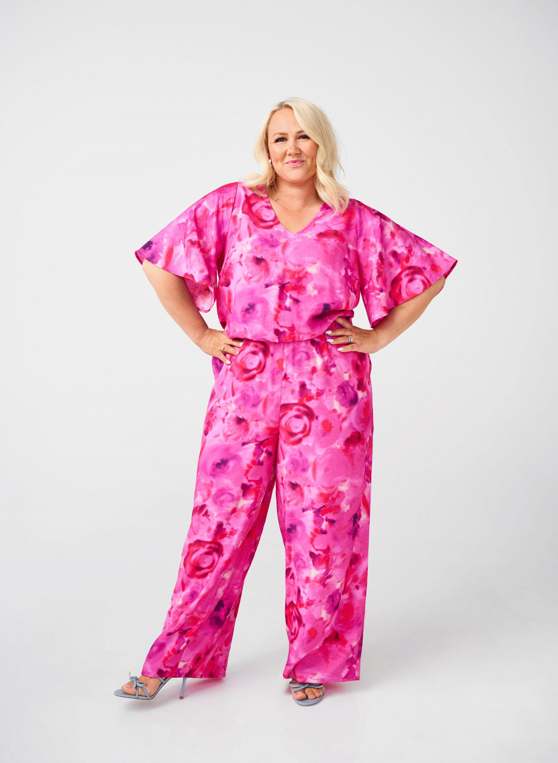 Zizzifashion Floral jumpsuit with batwing sleeves, Pink Rose AOP, Image image number 0