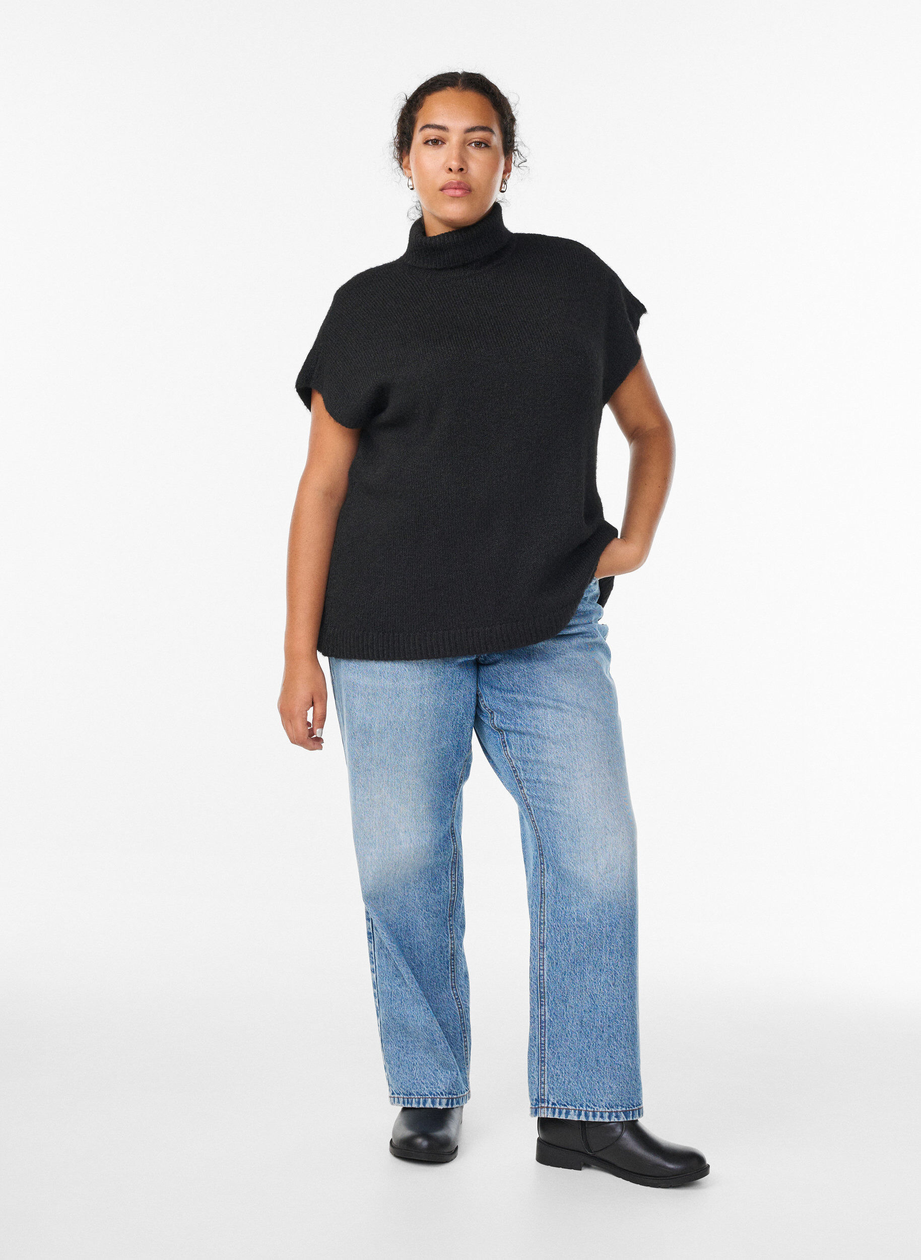 Zizzifashion Sleeveless knitted vest with turtleneck, Black, Model image number 1