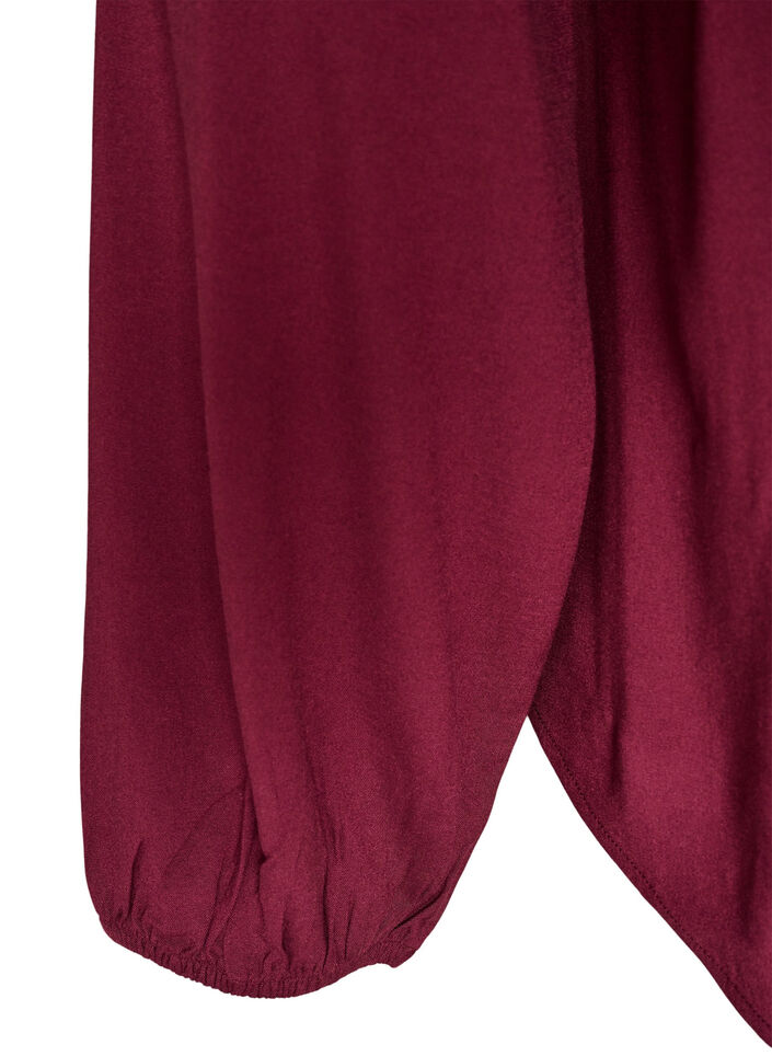 Viscose blouse with V-neck and rounded hem, Red, Packshot image number 3