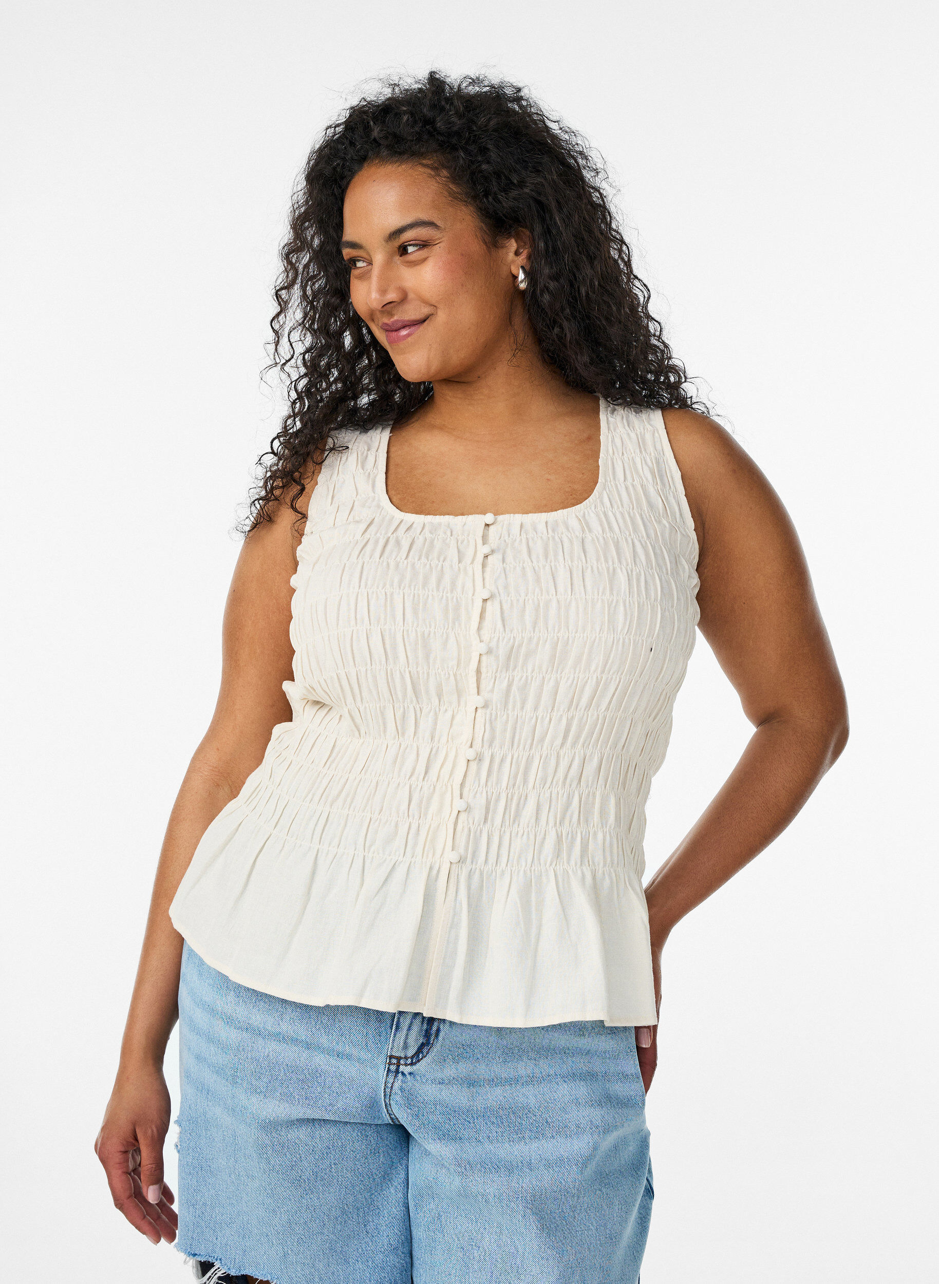 Zizzifashion Sleeveless cotton and linen top with smock, Vanilla, Model image number 0