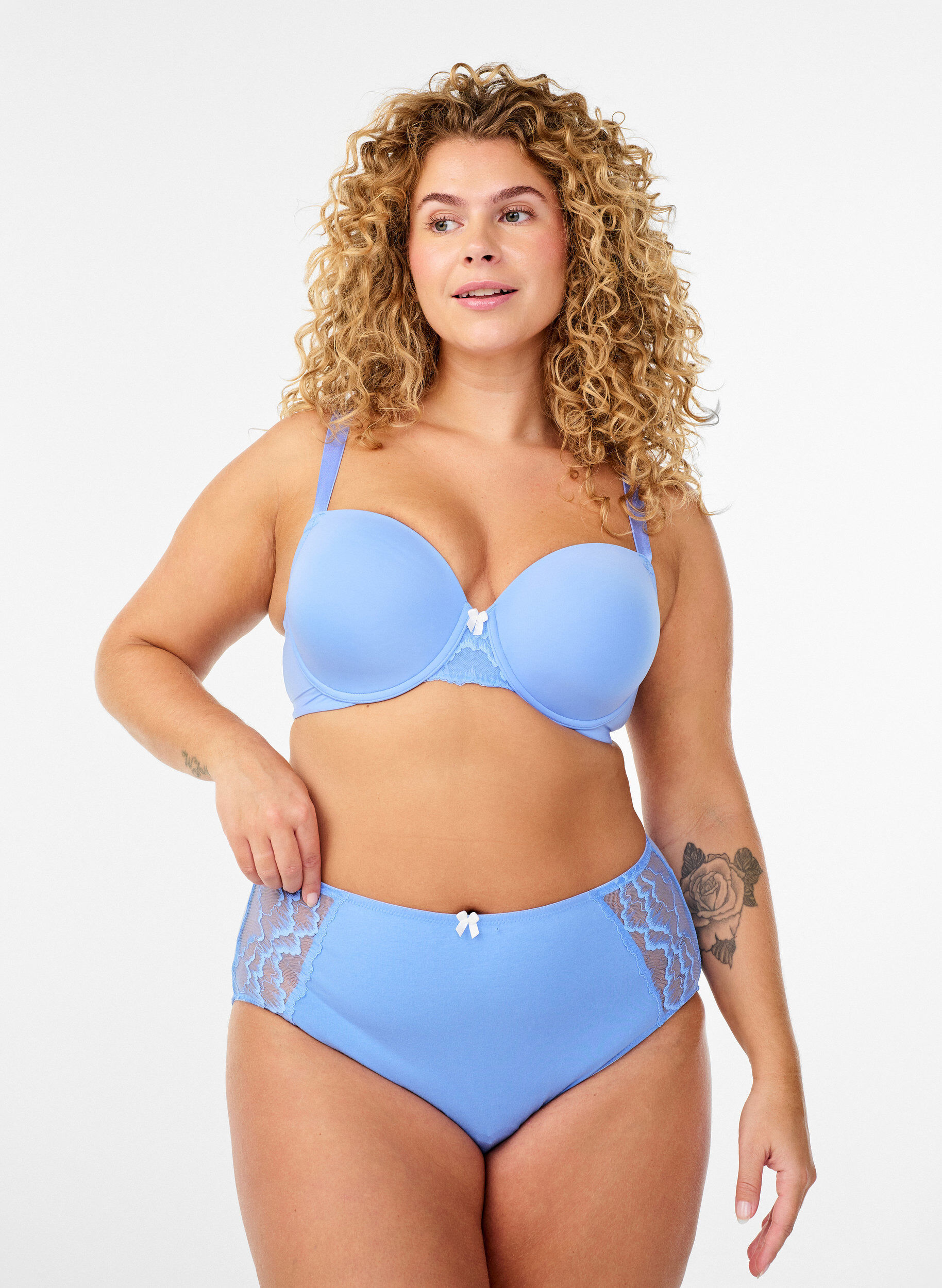 Zizzifashion Moulded microfibre bra with lace detail and bow, Blue, Model image number 1