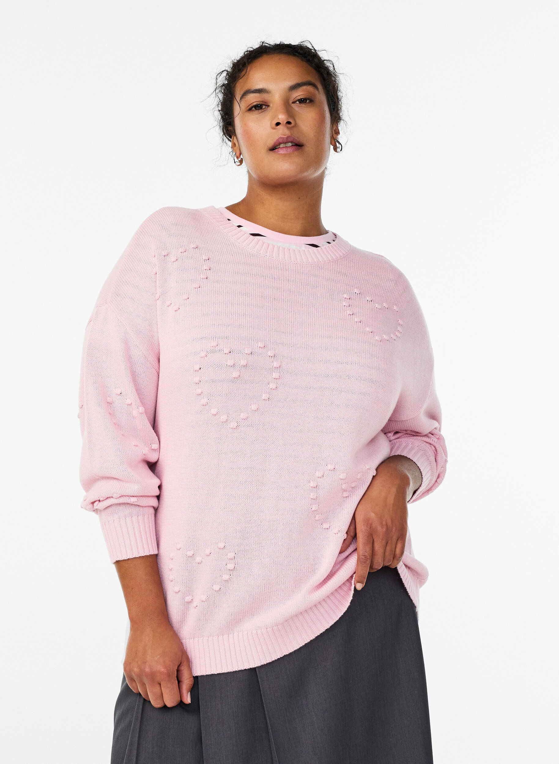 Loose knit blouse with heart pattern, Pink, Model
