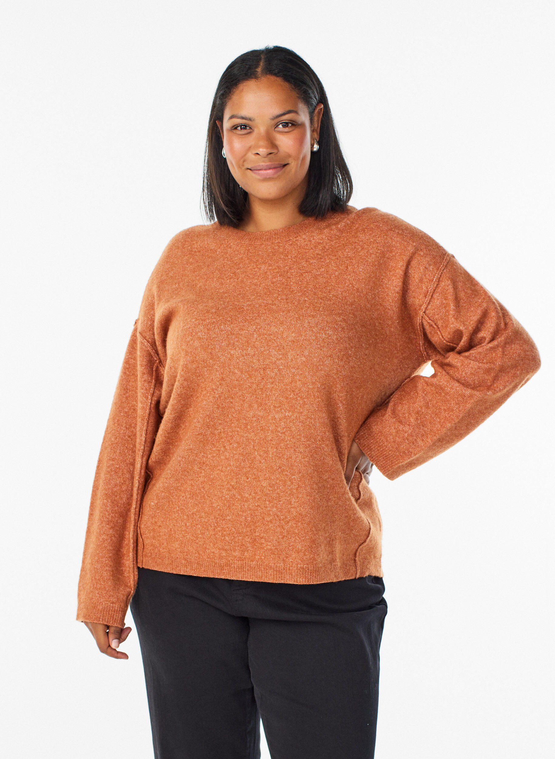 Loose knit sweater with prominent seams, Orange, Model