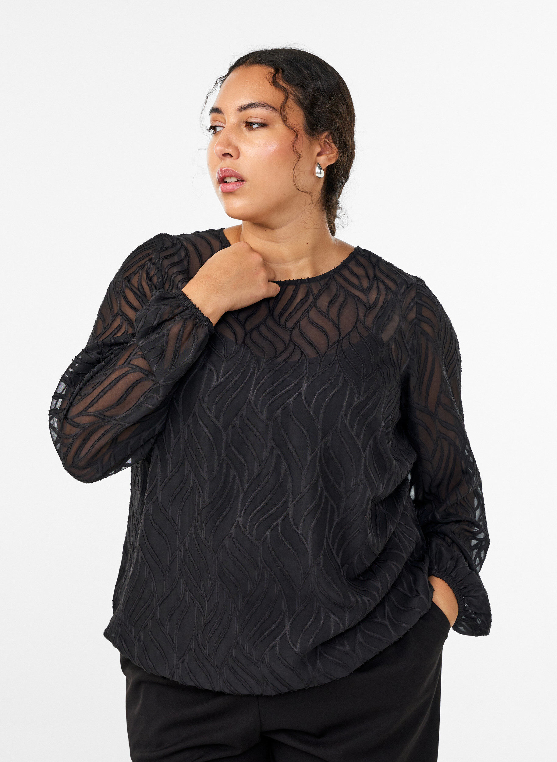Chiffon blouse with a textured pattern, Black, Model