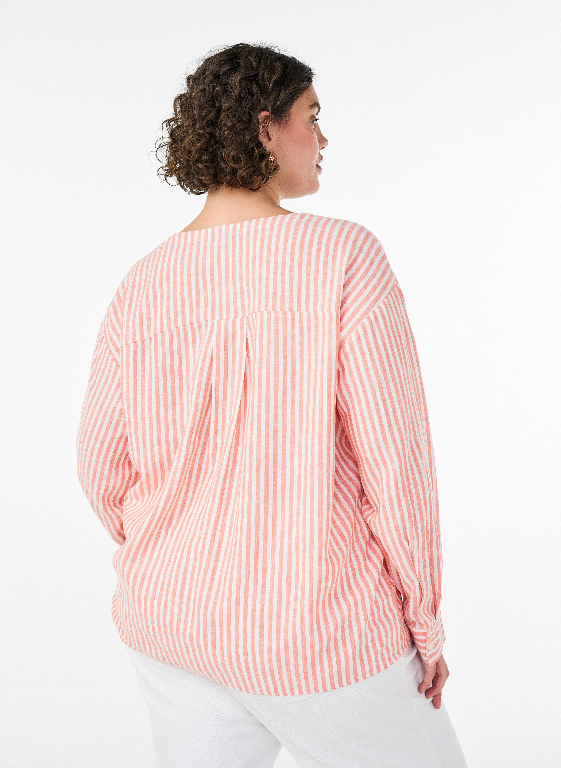 Zizzifashion Blouse in linen and viscose with V-neck, Coral, Model image number 2