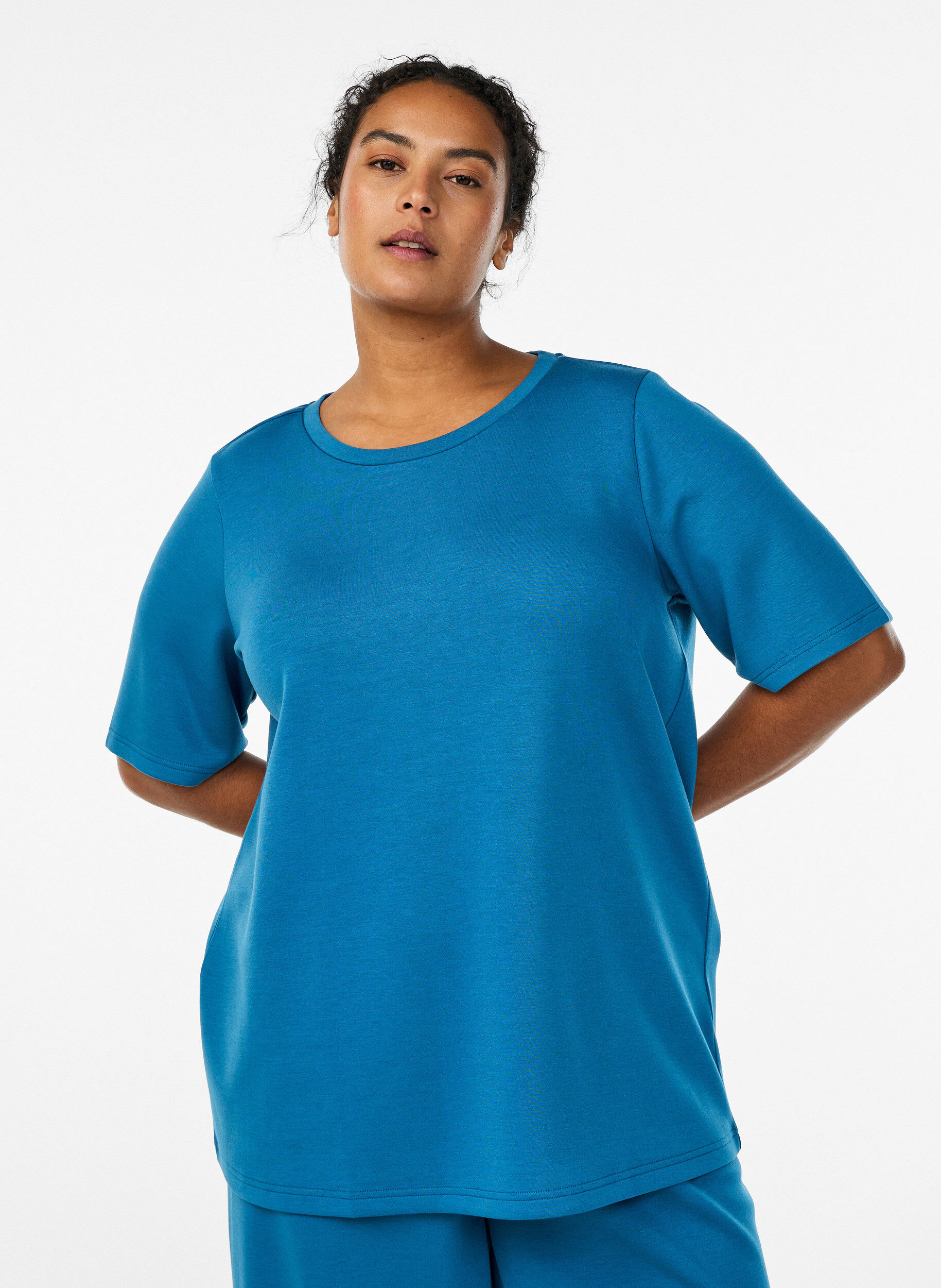 T-shirt in modal mix, Petrol, Model