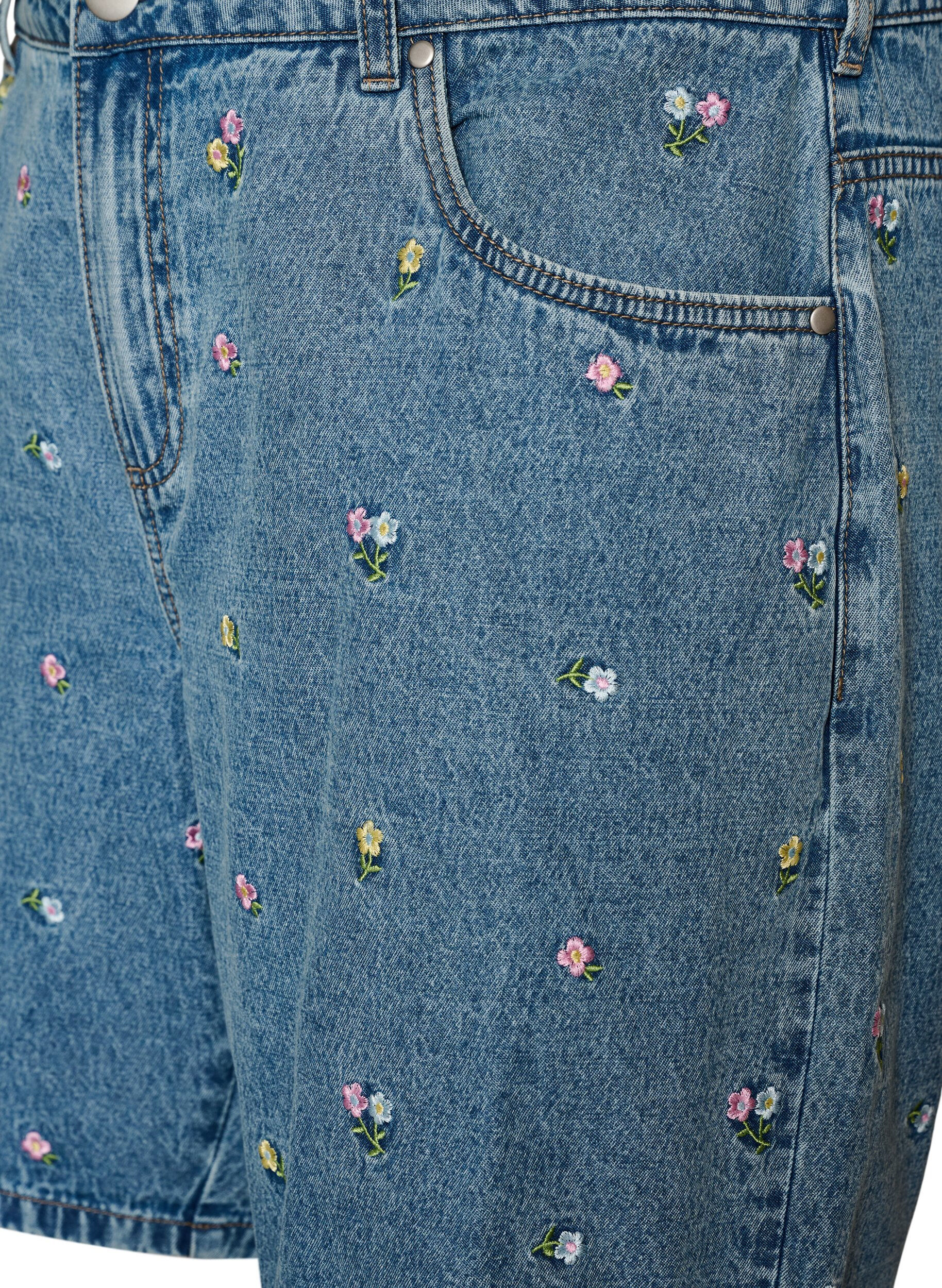 Zizzifashion Denim shorts with embroidered flowers, Light Blue, Packshot image number 2