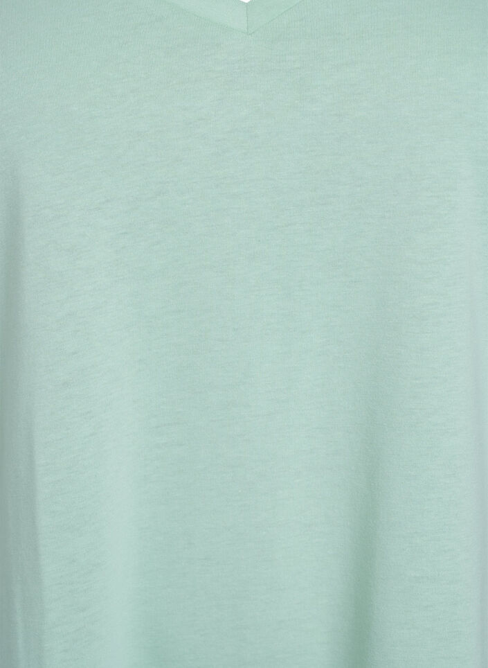 Short sleeve t-shirt with v-neckline, Green, Packshot image number 2
