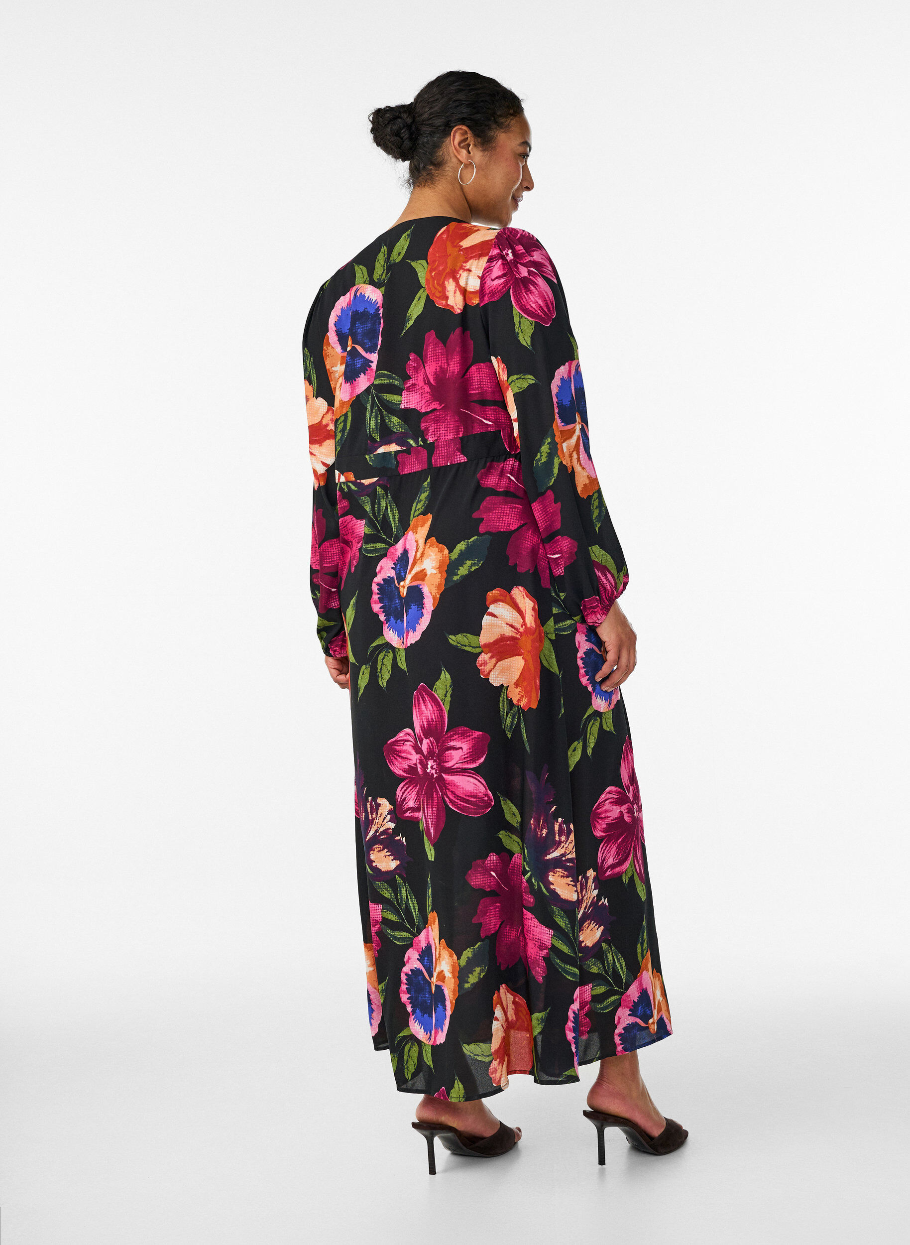 ZizzifashionMaxi dress with a wrap-over neckline and long sleeves, Black, Model image number 1