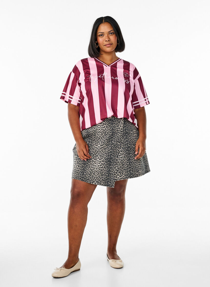 Short denim skirt with leopard print and an A-line shape, Brown, Model image number 1