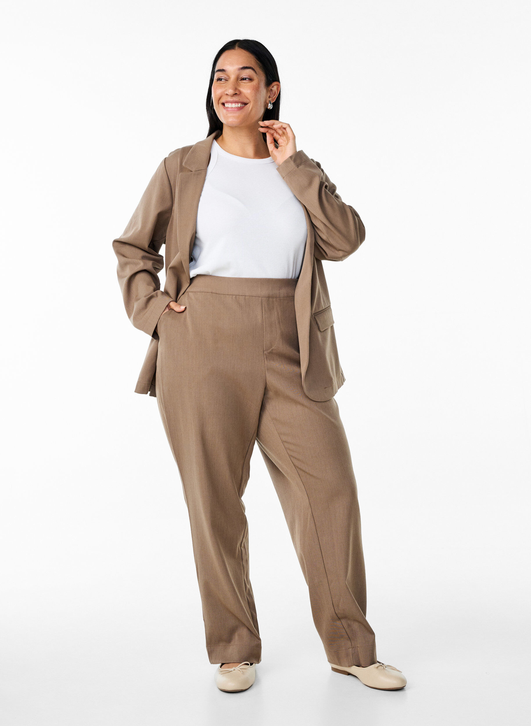 Loose trousers with high waist, Brown, Model