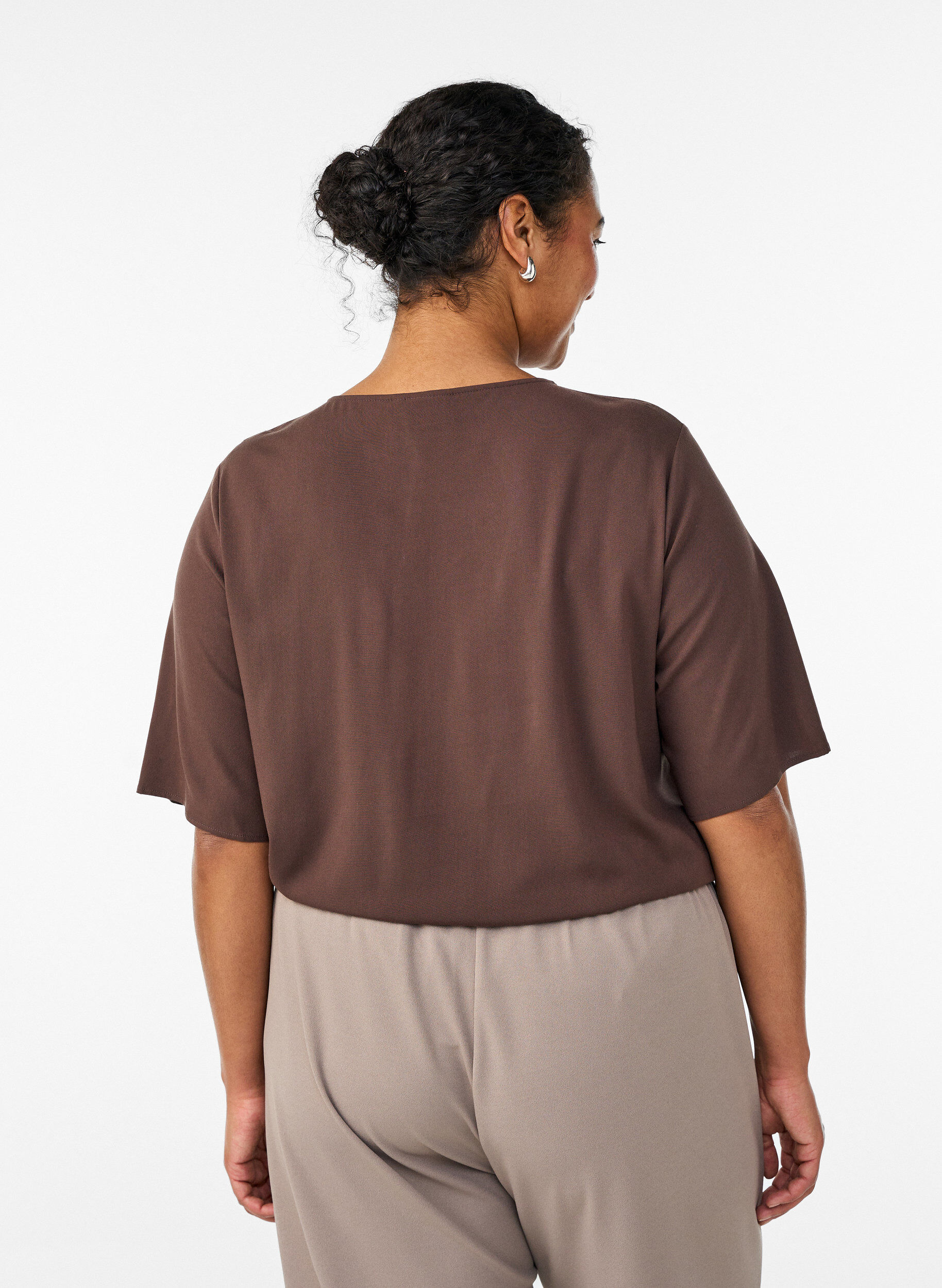 Zizzifashion Short-sleeved woven blouse with round neck, Brown, Model image number 2