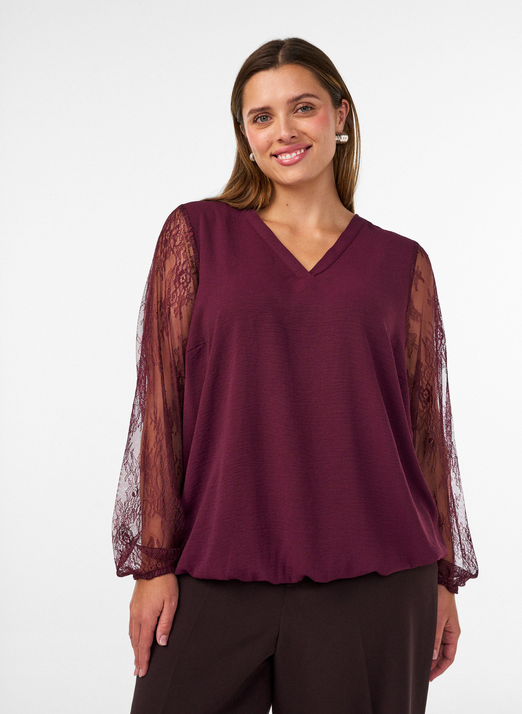 Blouse with lace sleeves and balloon shape, Red, Model