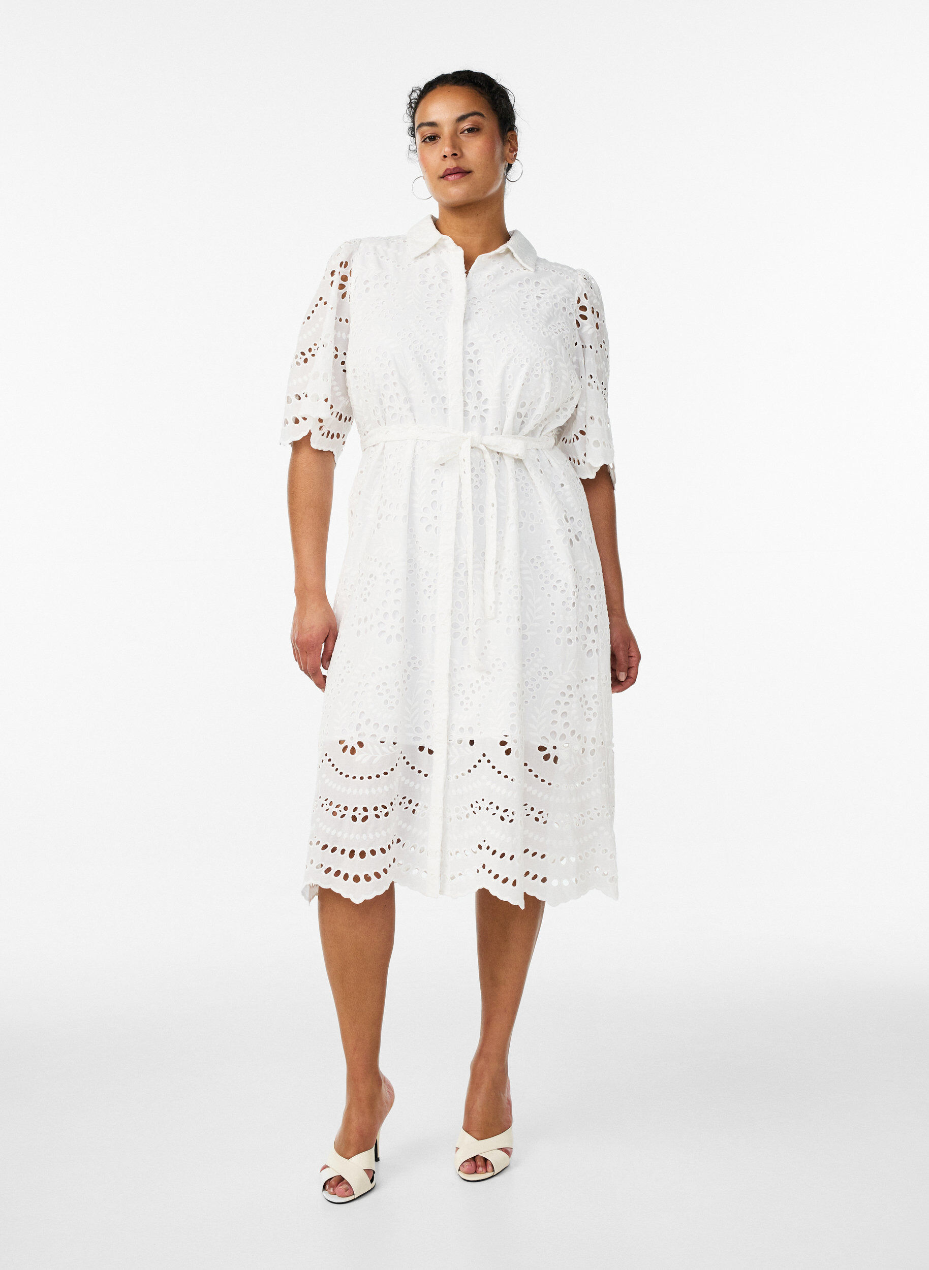 Zizzifashion Shirt dress in broderie anglaise with a tie-belt, White, Model image number 1
