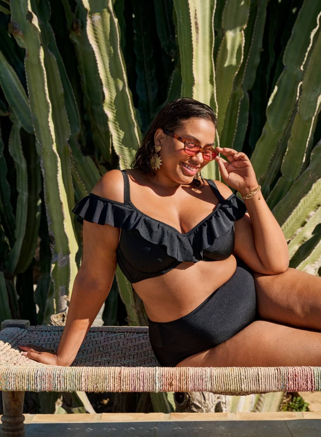 Zizzifashion Bikini top with ruffles, , Model