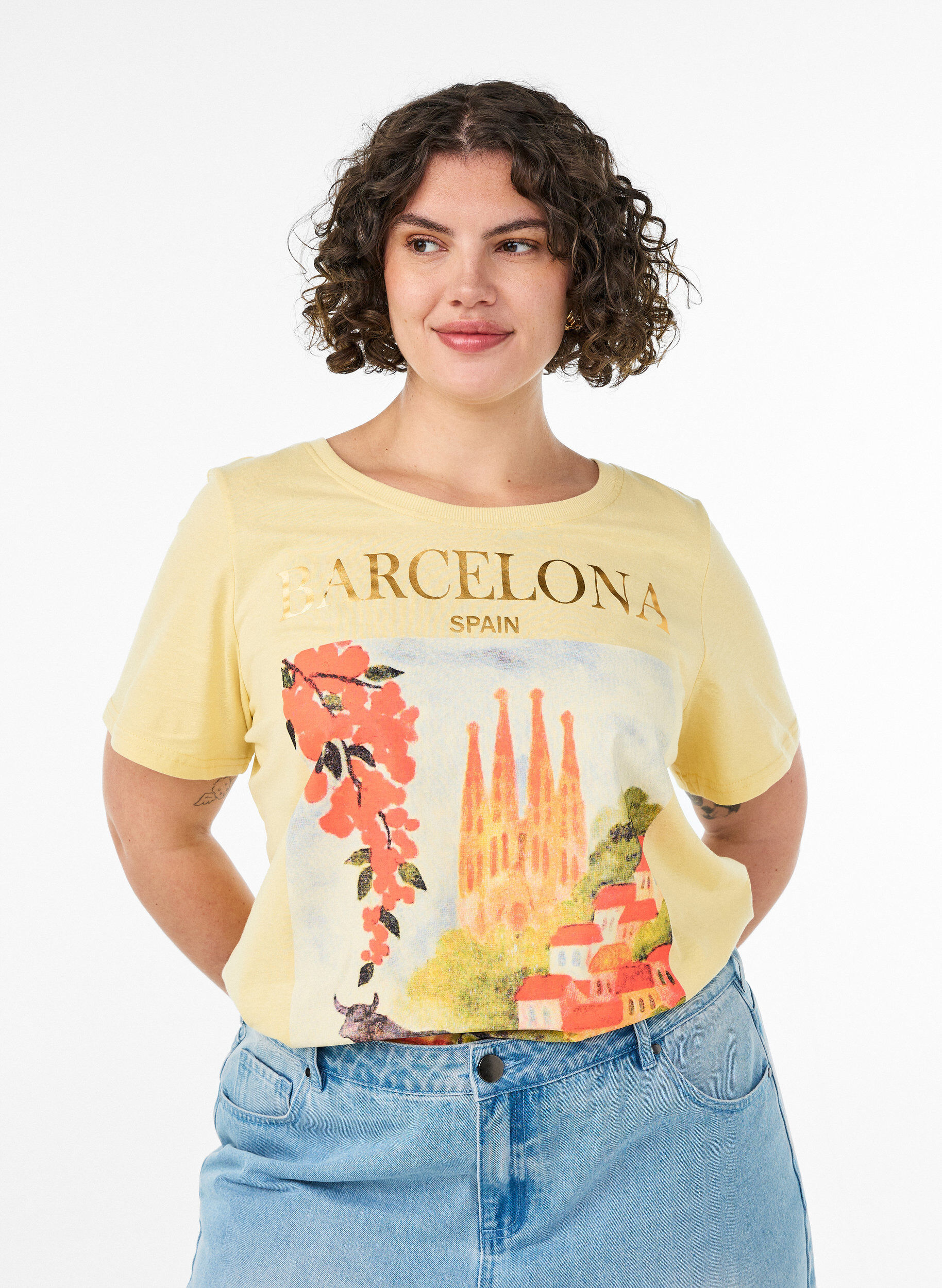 Cotton T-shirt with print, Yellow, Model