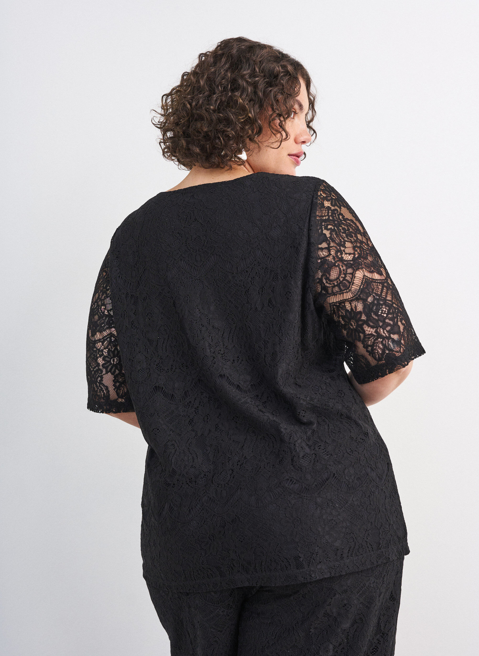 ZizzifashionLace blouse with decorative buttons, Black, Model image number 2