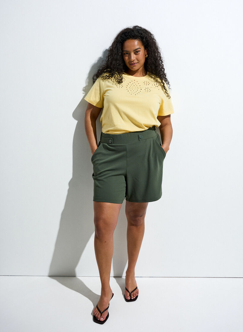 Shorts with pockets and loose fit, Green, Image image number 0