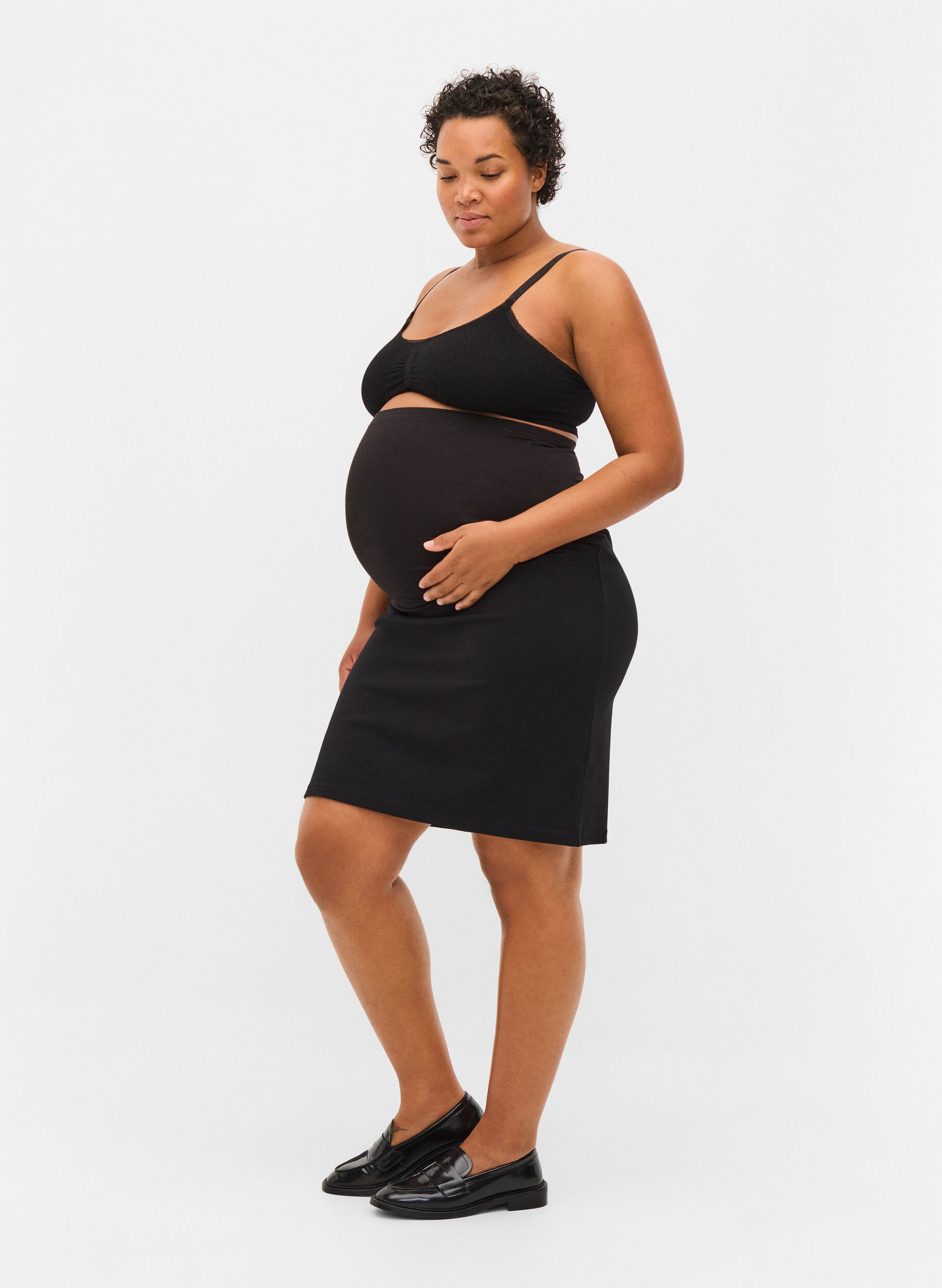 Zizzifashion Close-fitting maternity skirt, Black, Model image number 0