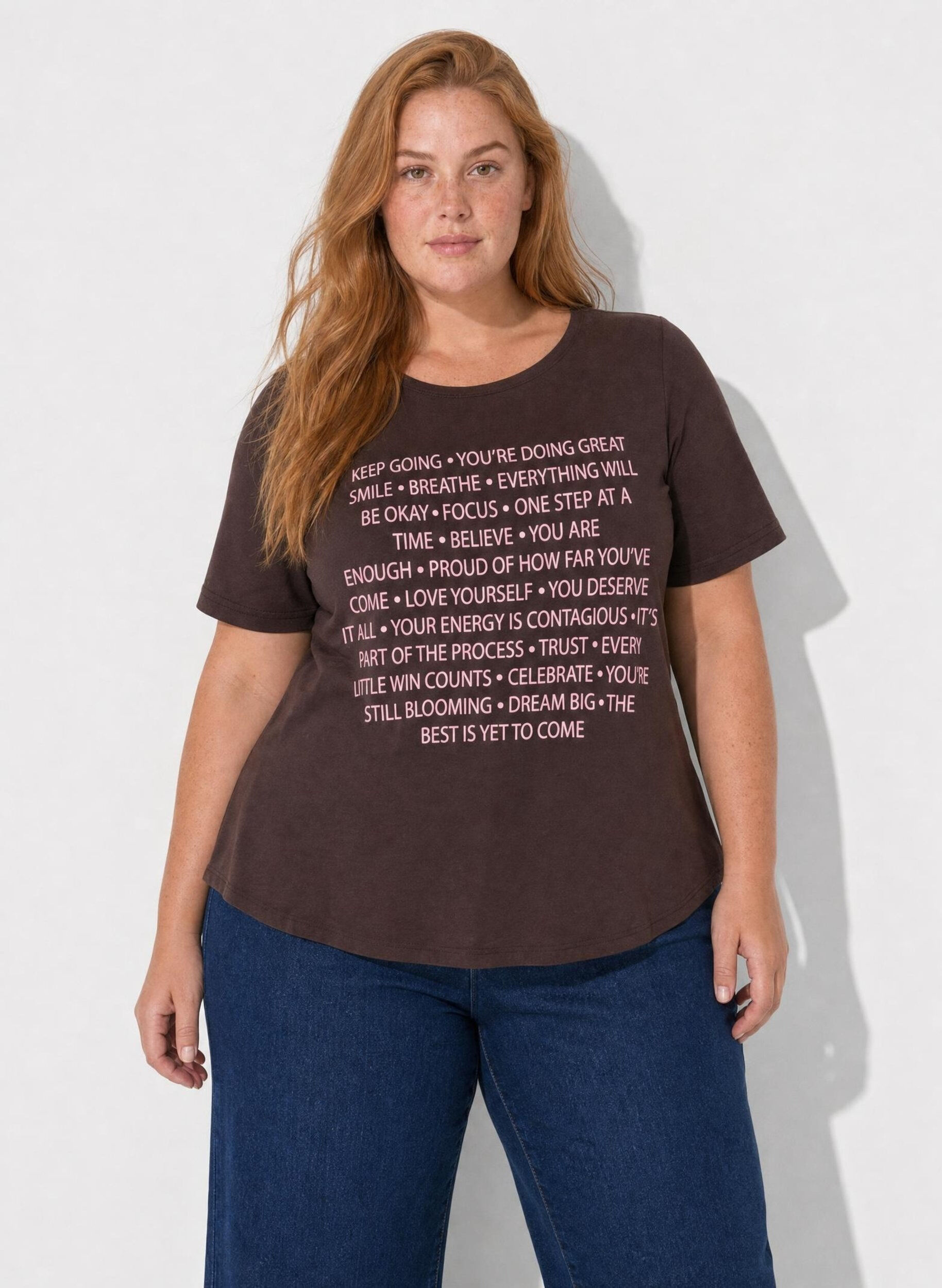 T-shirt with motif, Brown, Model