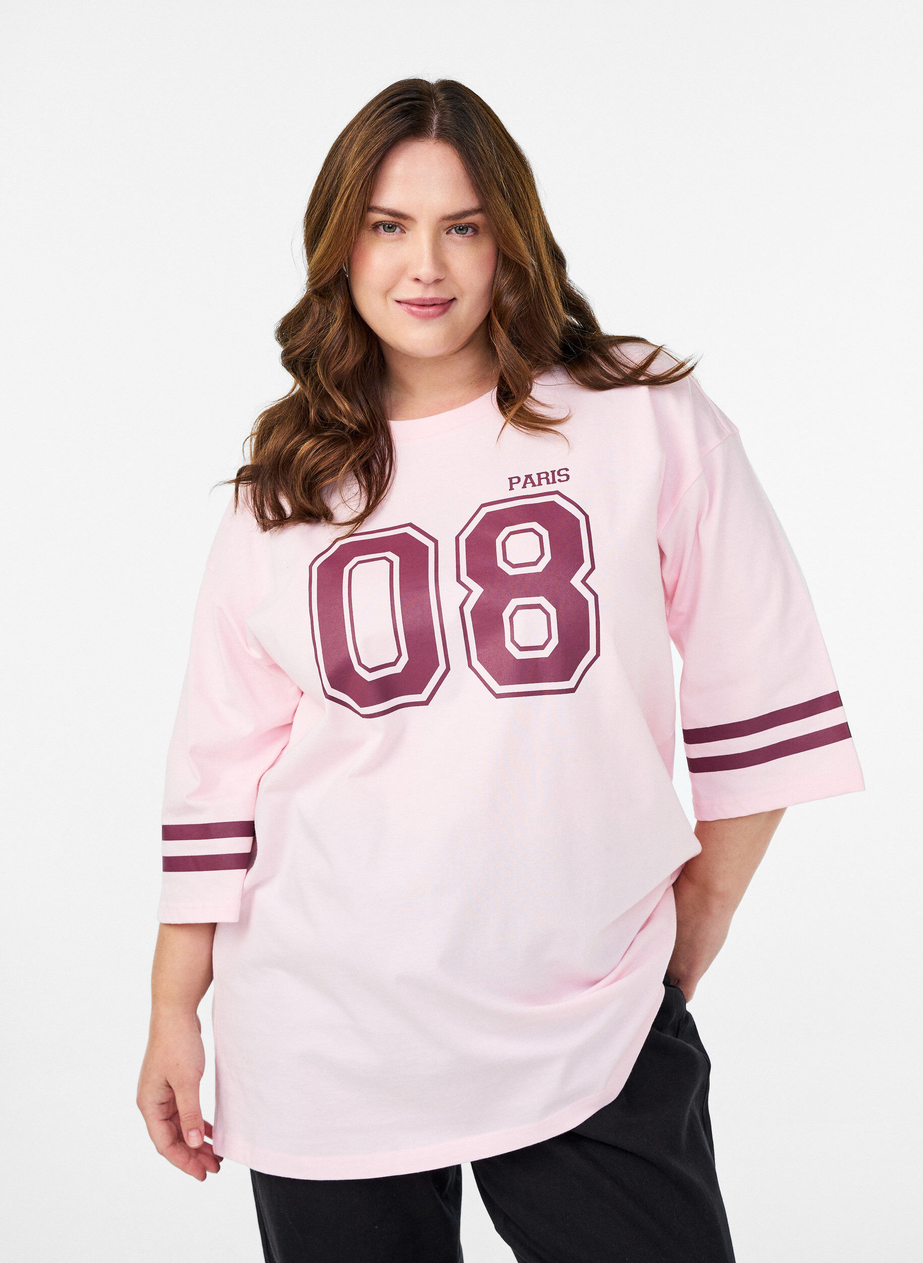 Oversized college T-shirt with 3/4 sleeves, Pink, Model