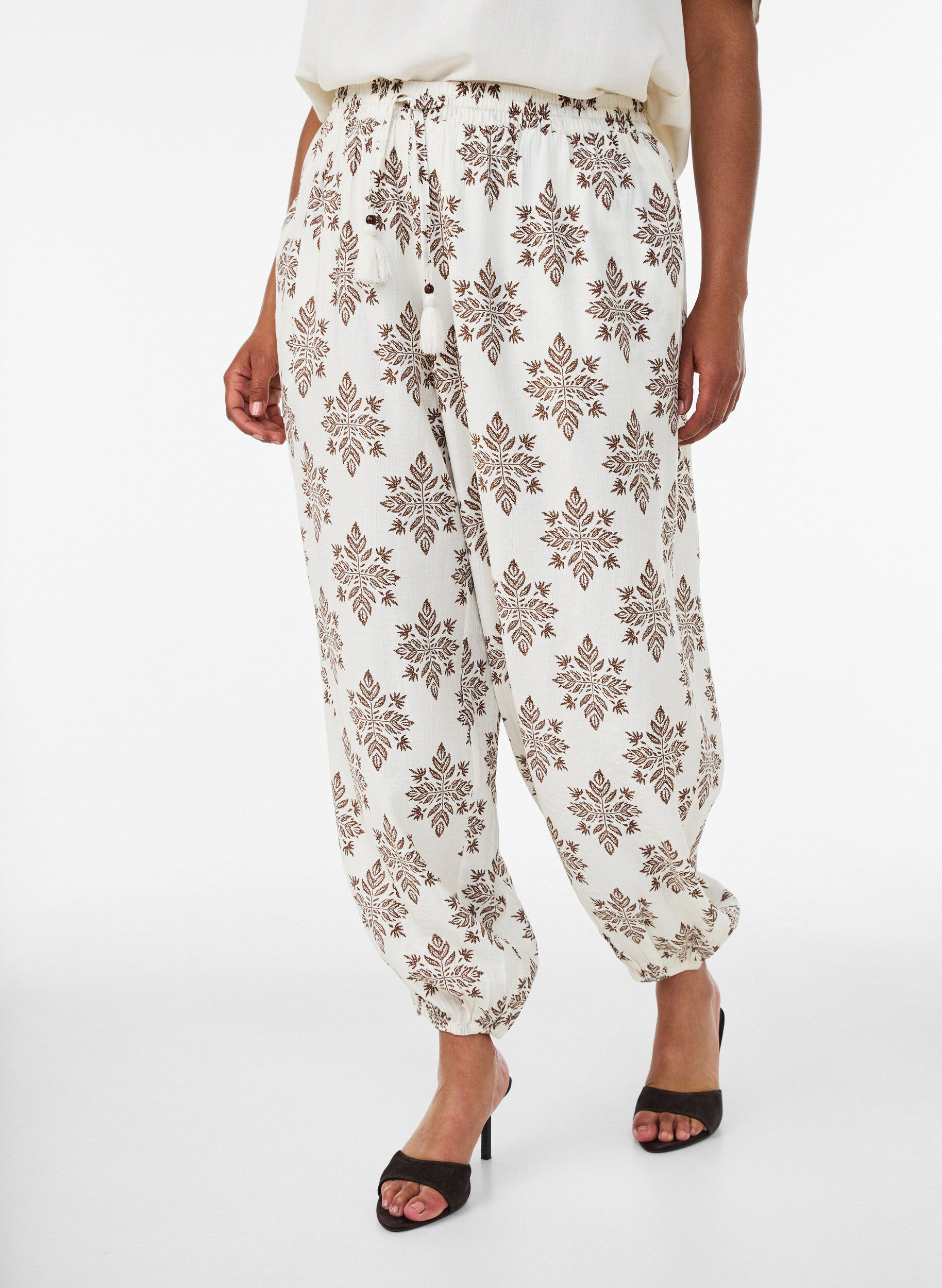 Zizzifashion Patterned balloon trousers with a high waist, Vanilla, Model image number 2