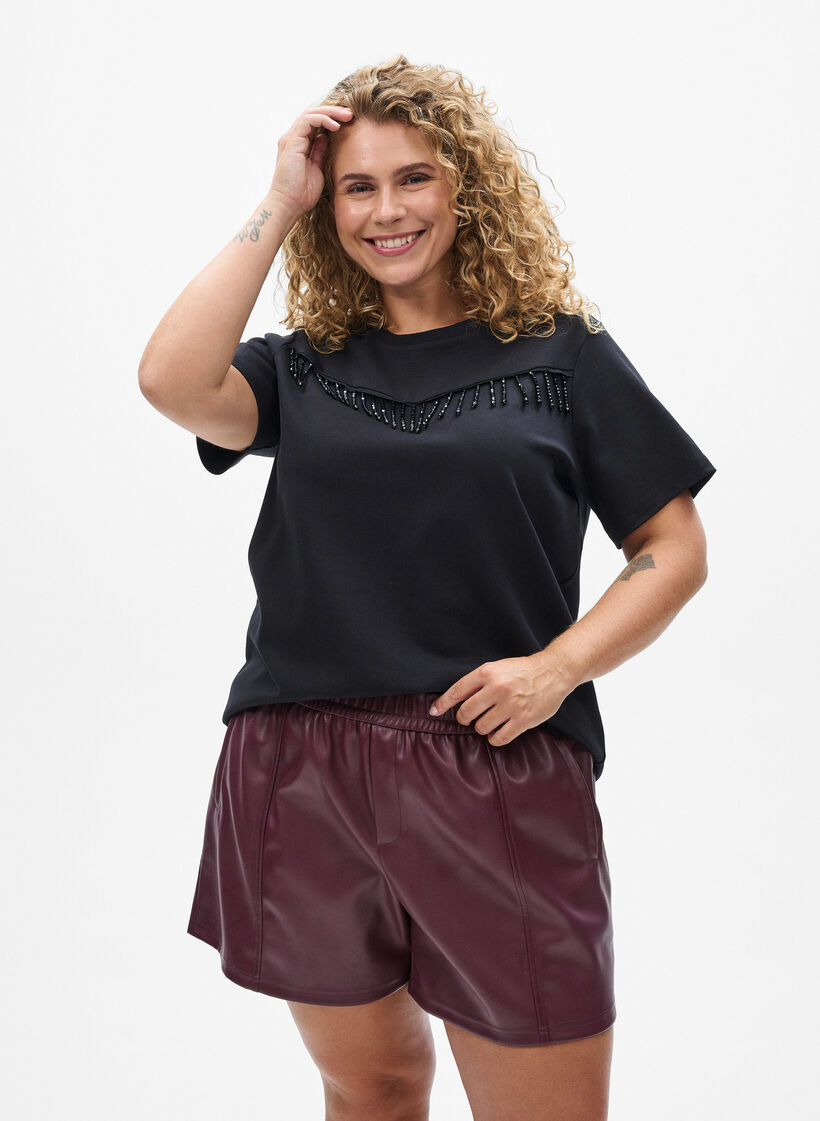 Loose faux leather shorts with elastic waistband, Dark Bordeaux, Model image number 0