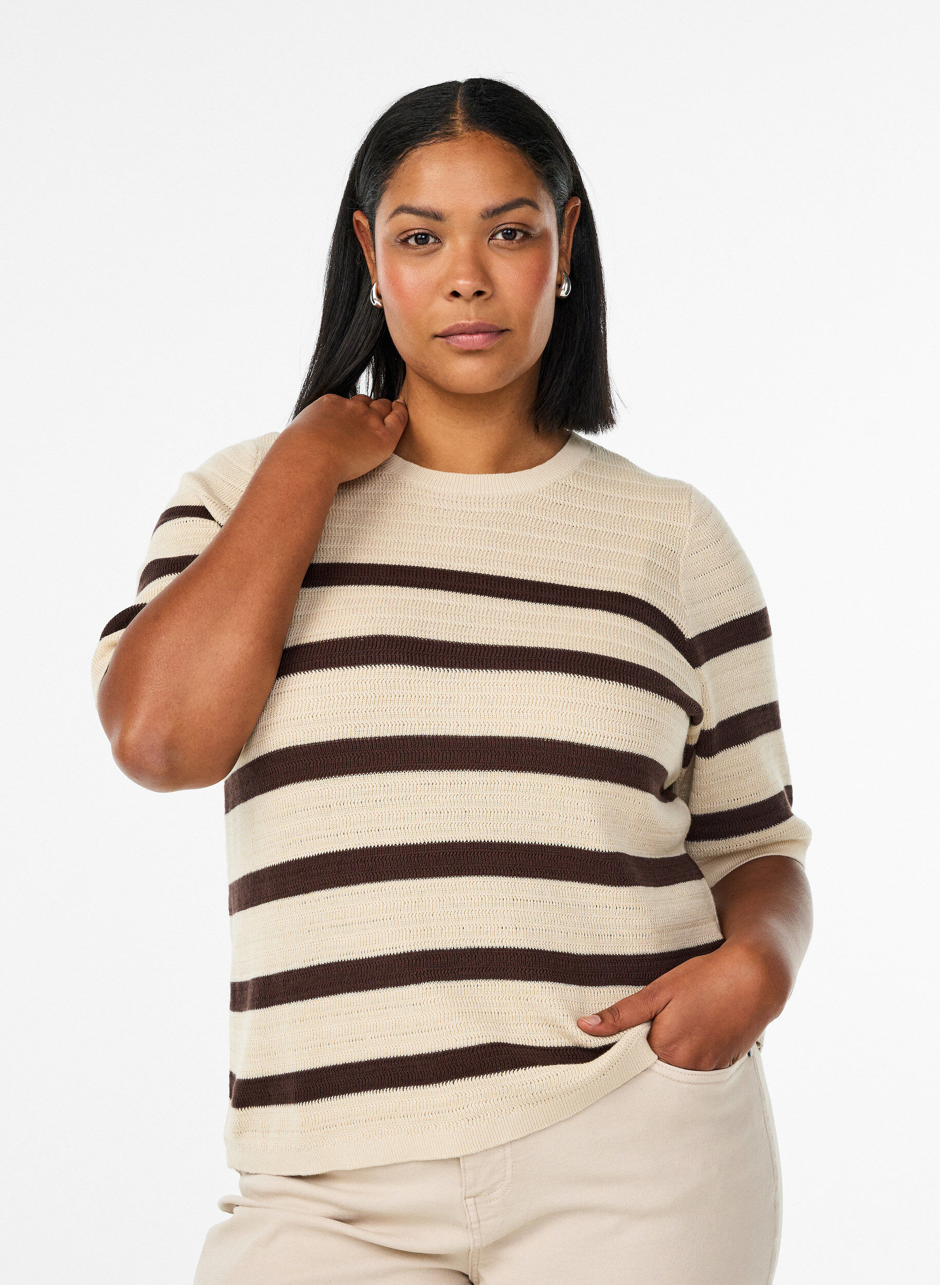 Knitted blouse with stripes and short sleeves, Vanilla, Model