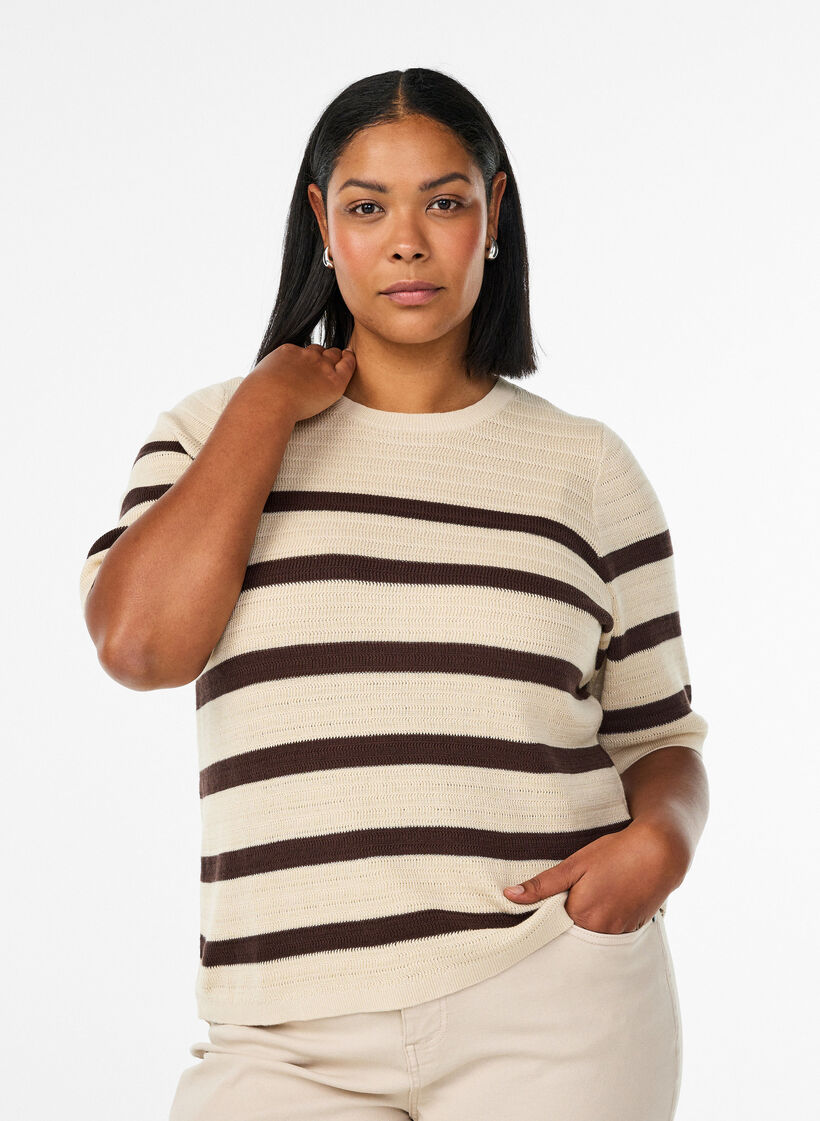 Knitted blouse with stripes and short sleeves, Vanilla, Model
