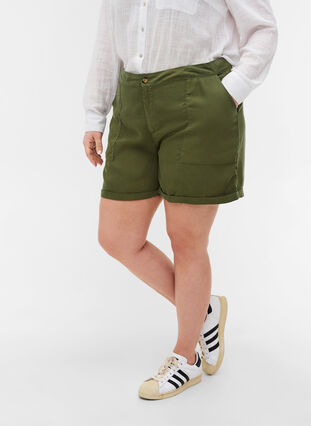 Loose lyocell shorts with pockets, Kaki Green, Model image number 2