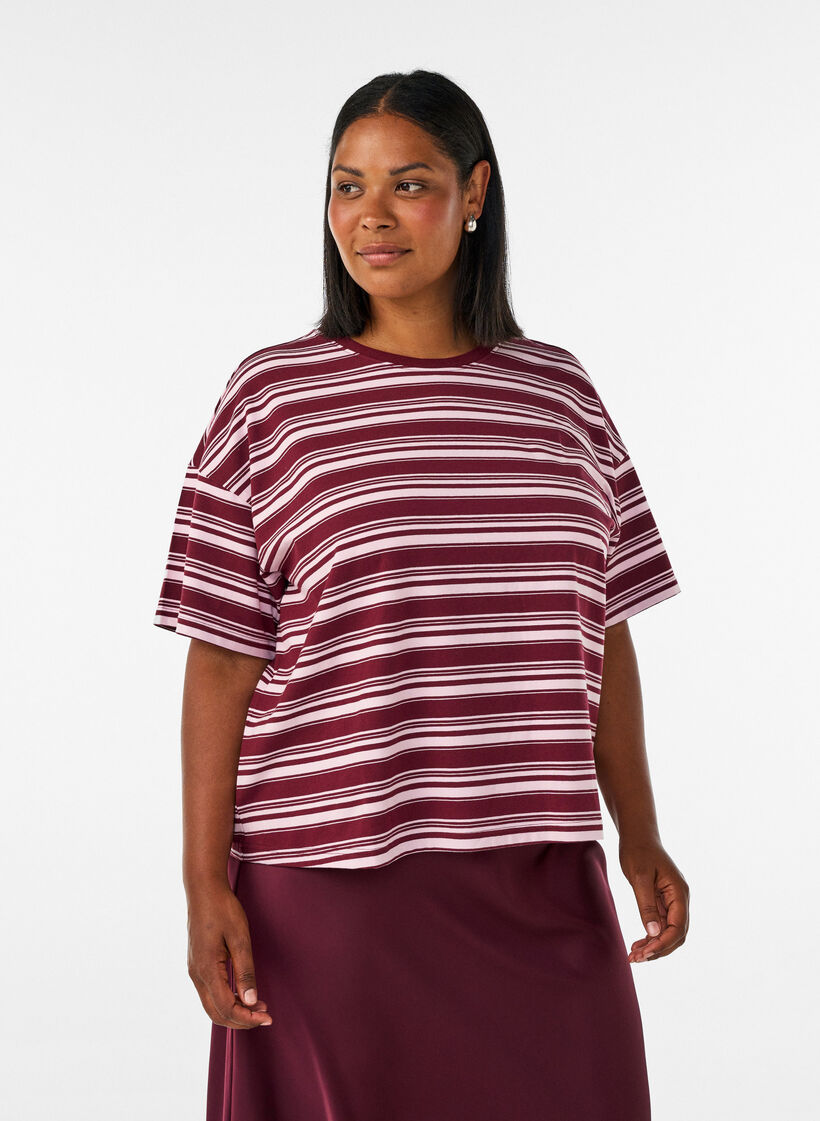 Boxy T-shirt with striped pattern, Red, Model image number 0