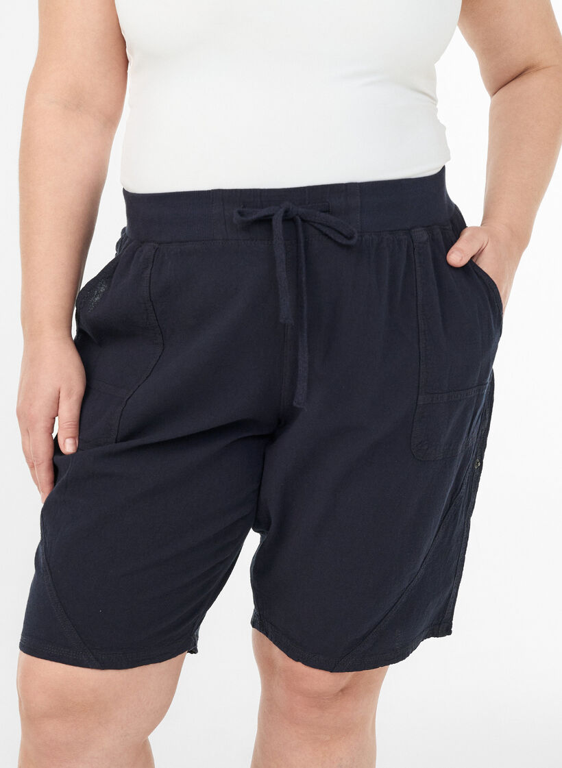 Loose cotton shorts with pockets, Blue, Model image number 3