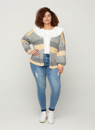 Short knitted cardigan with stripes, Light Grey Mel Comb, Model image number 2