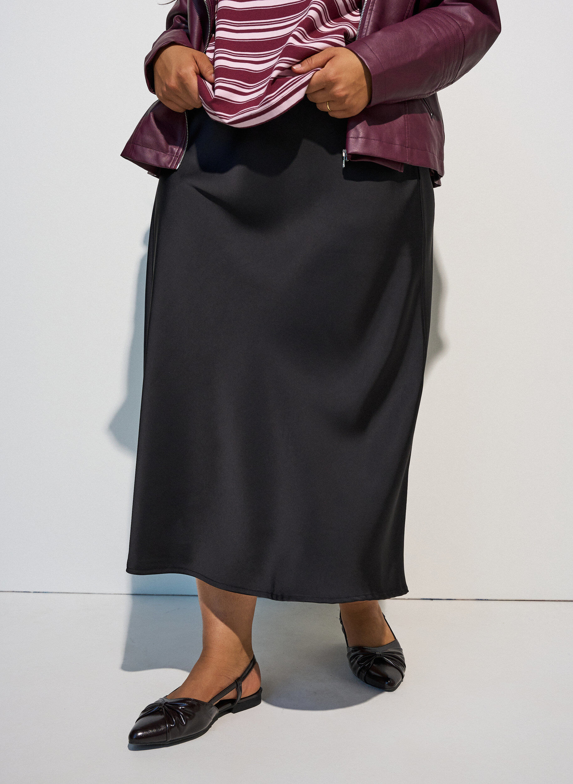 ZizzifashionSatin midi skirt, Black, Model image number 3