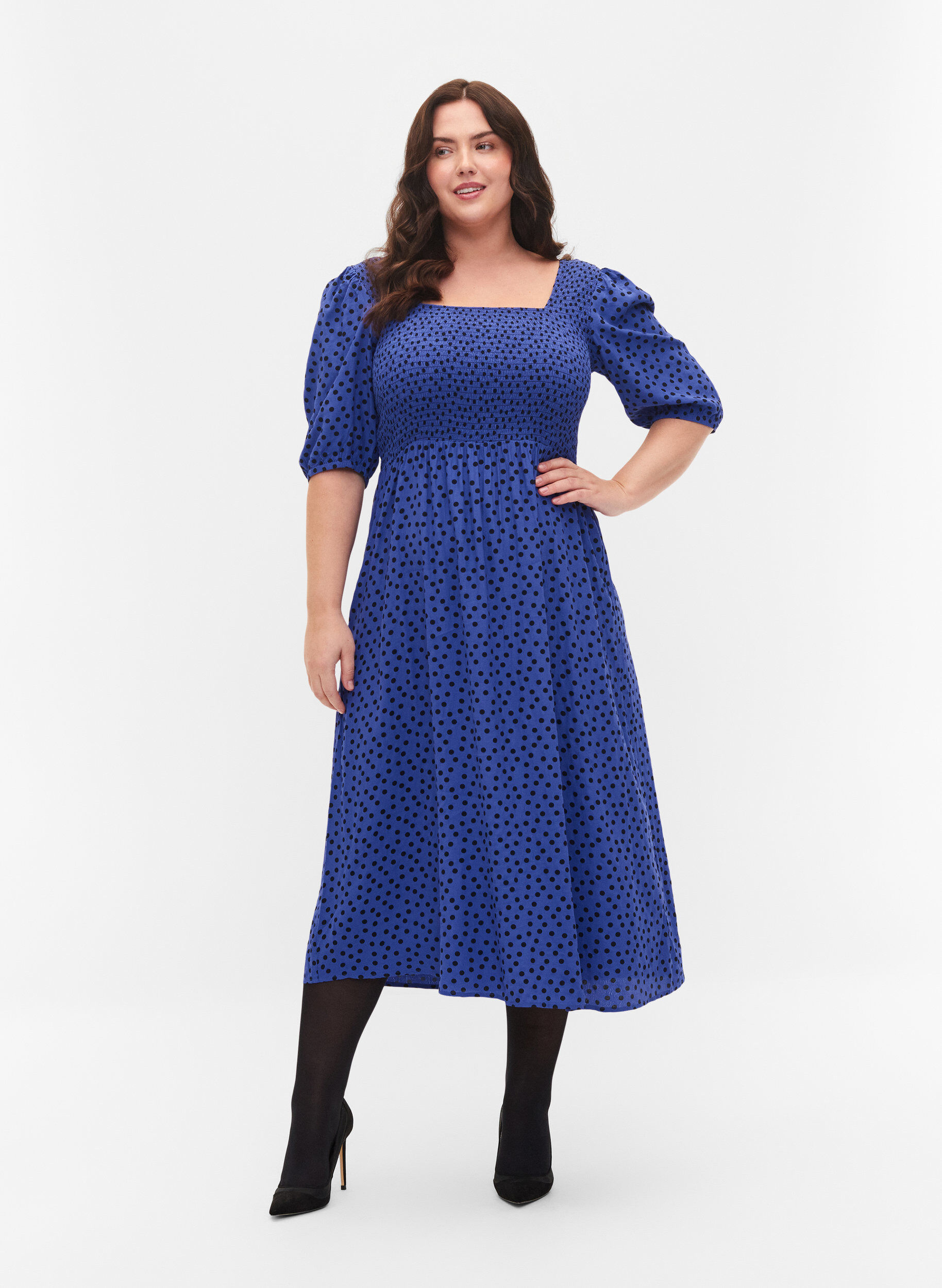 Zizzifashion Polka dotted viscose dress with smock, R.Blue w. Black Dot, Model image number 0