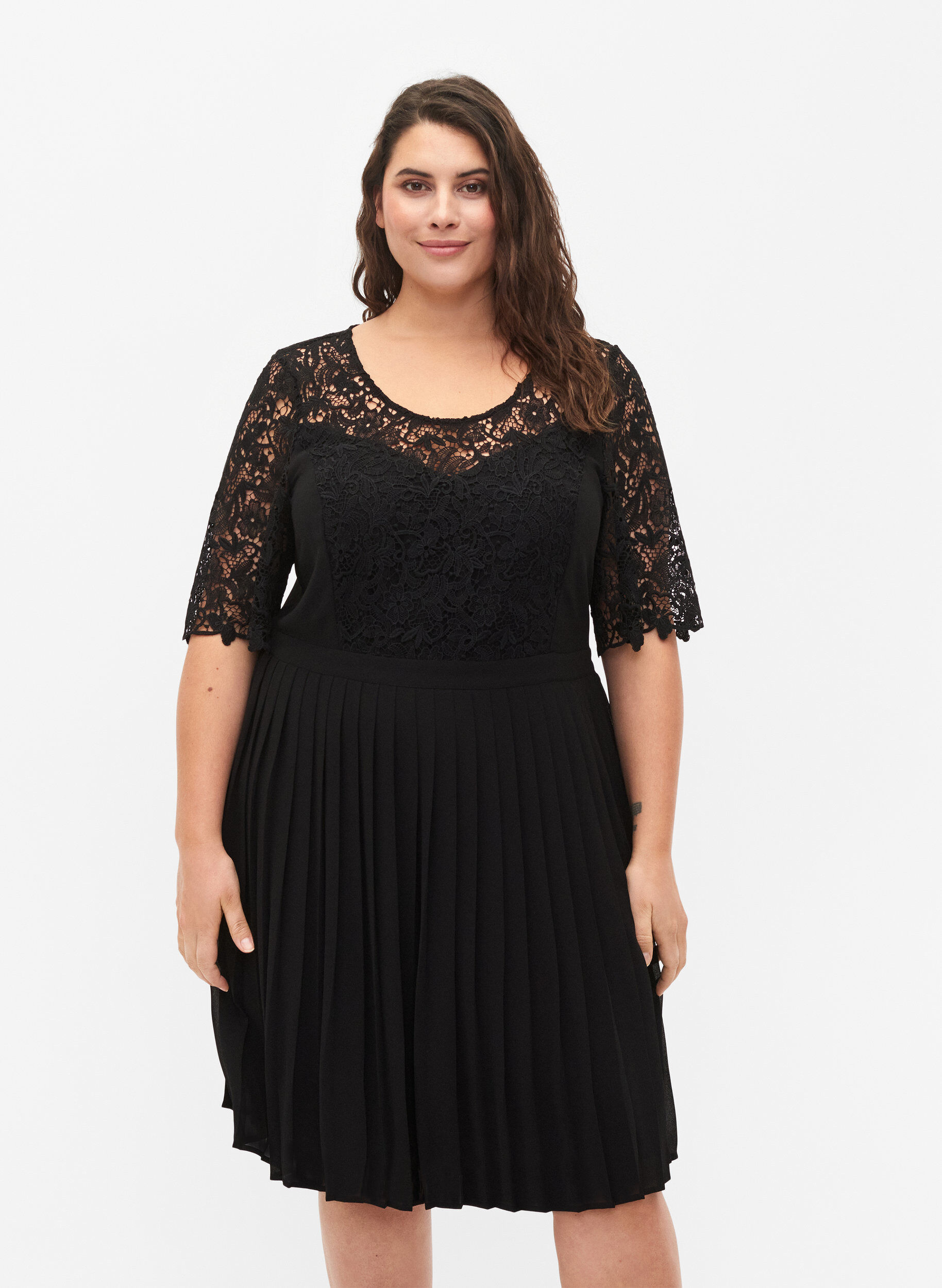 Zizzifashion Short sleeve dress with lace top, Black, Model image number 0