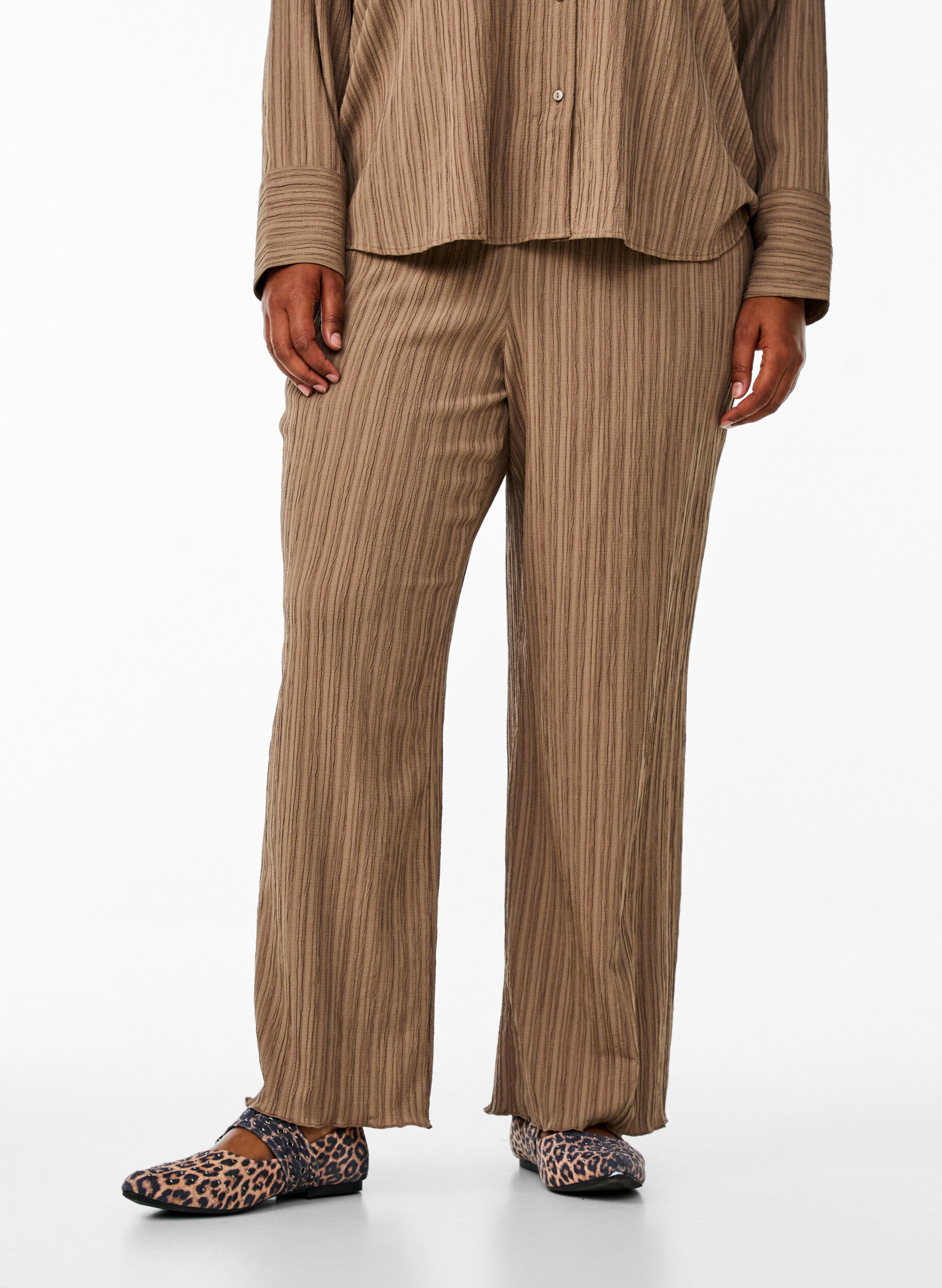 Zizzifashion High-waisted trousers with wide legs, Brown, Model image number 2