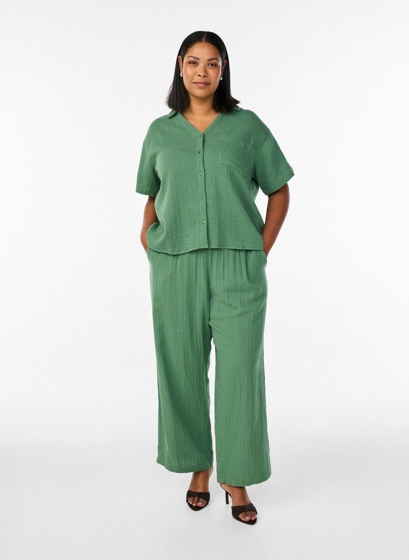 Cotton muslin blouse with short sleeves, Green, Model image number 1