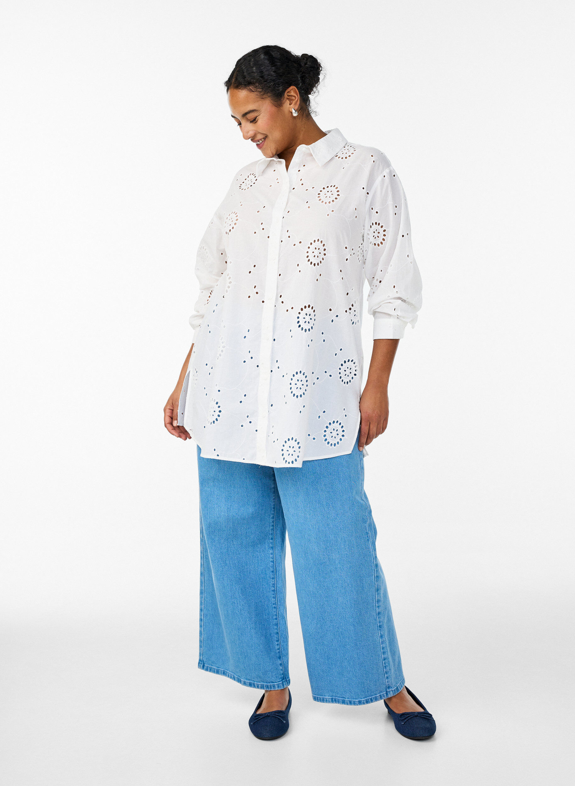 Zizzifashion Cotton tunic with broderie anglaise, White, Model image number 1