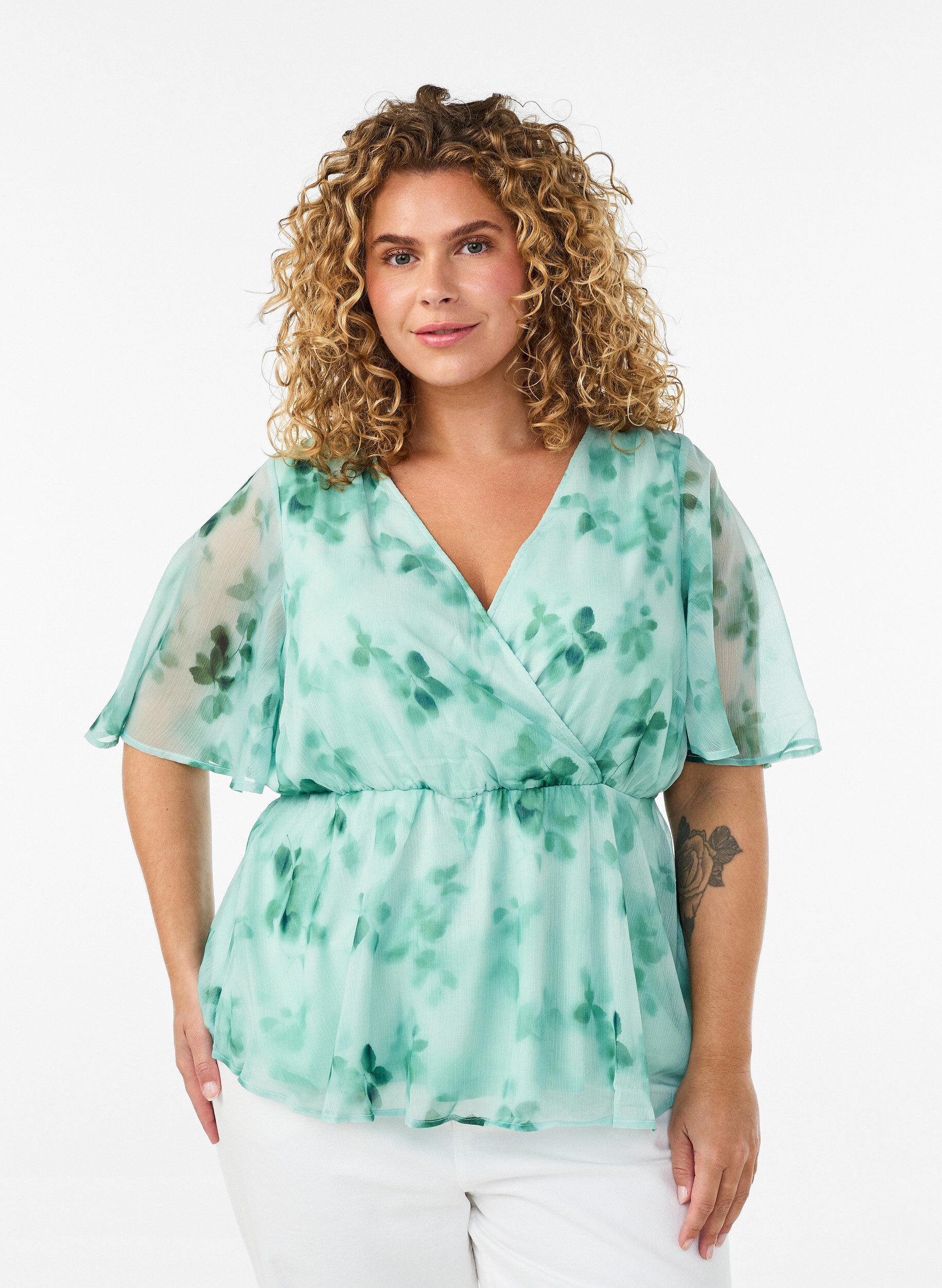 Floral chiffon blouse with short sleeves, Green, Model
