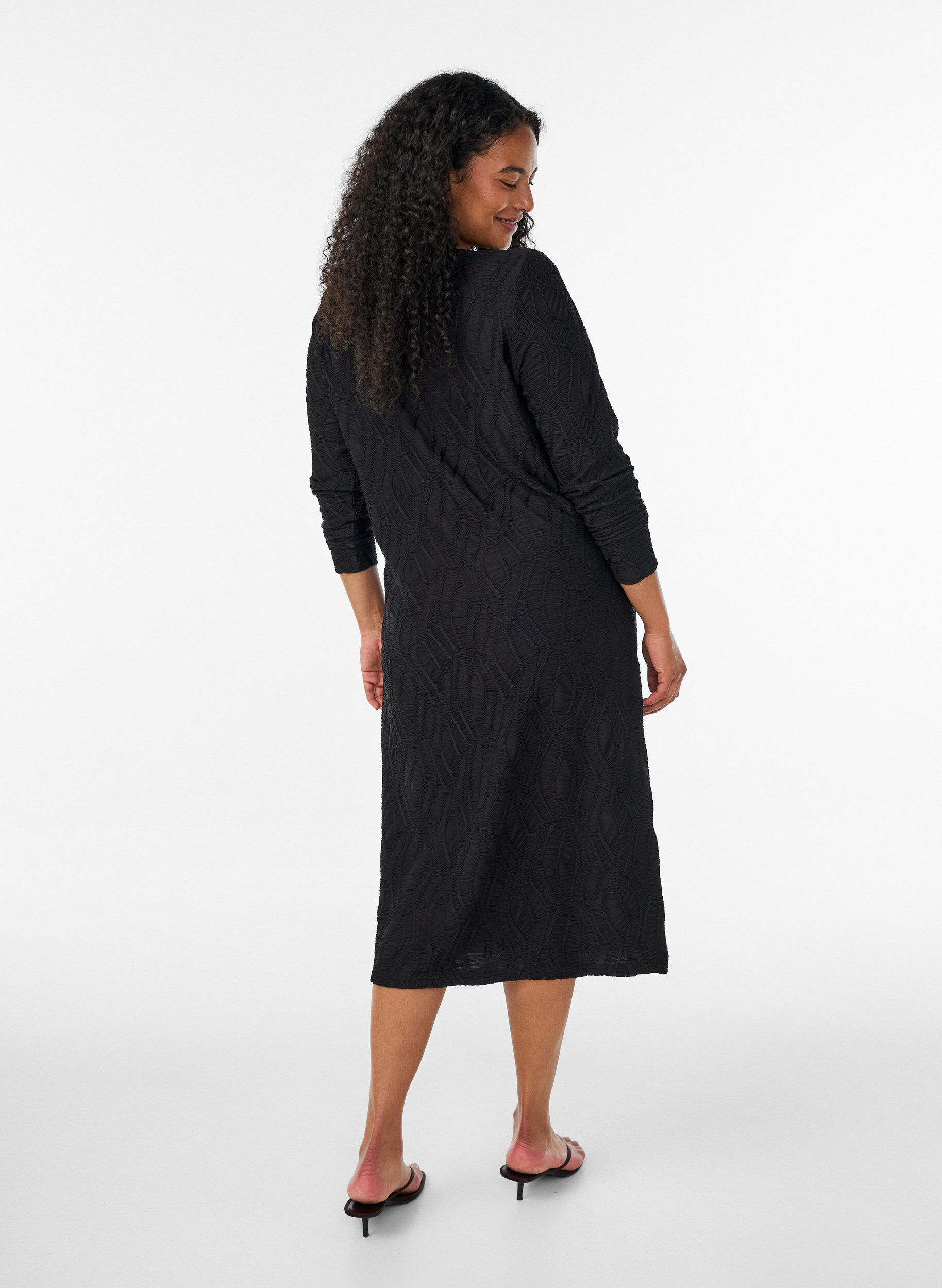ZizzifashionMidi dress with a wavy texture and long sleeves, Black, Model image number 1