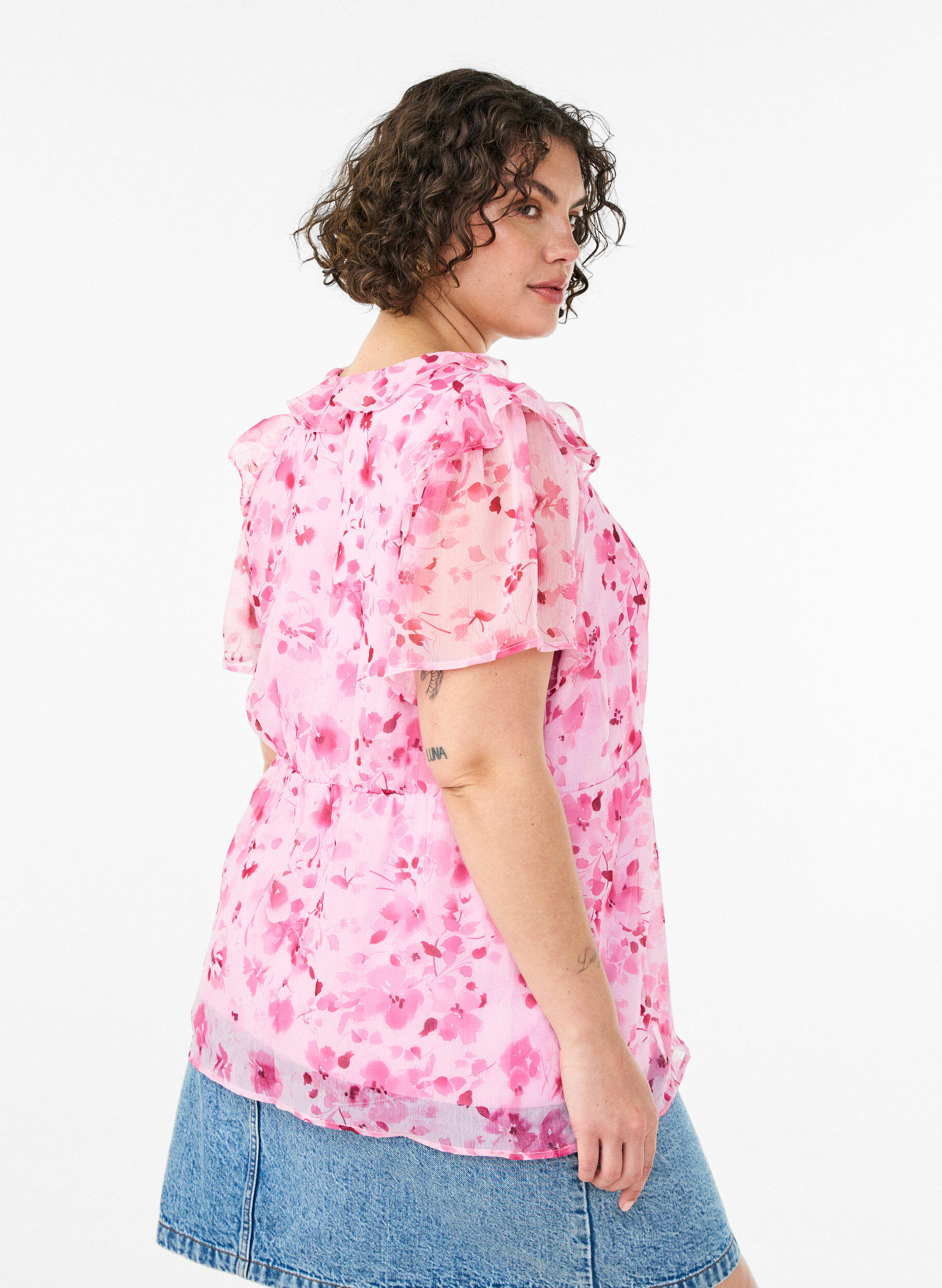 Zizzifashion Floral blouse with a frill collar and peplum effect, Pink, Model image number 2